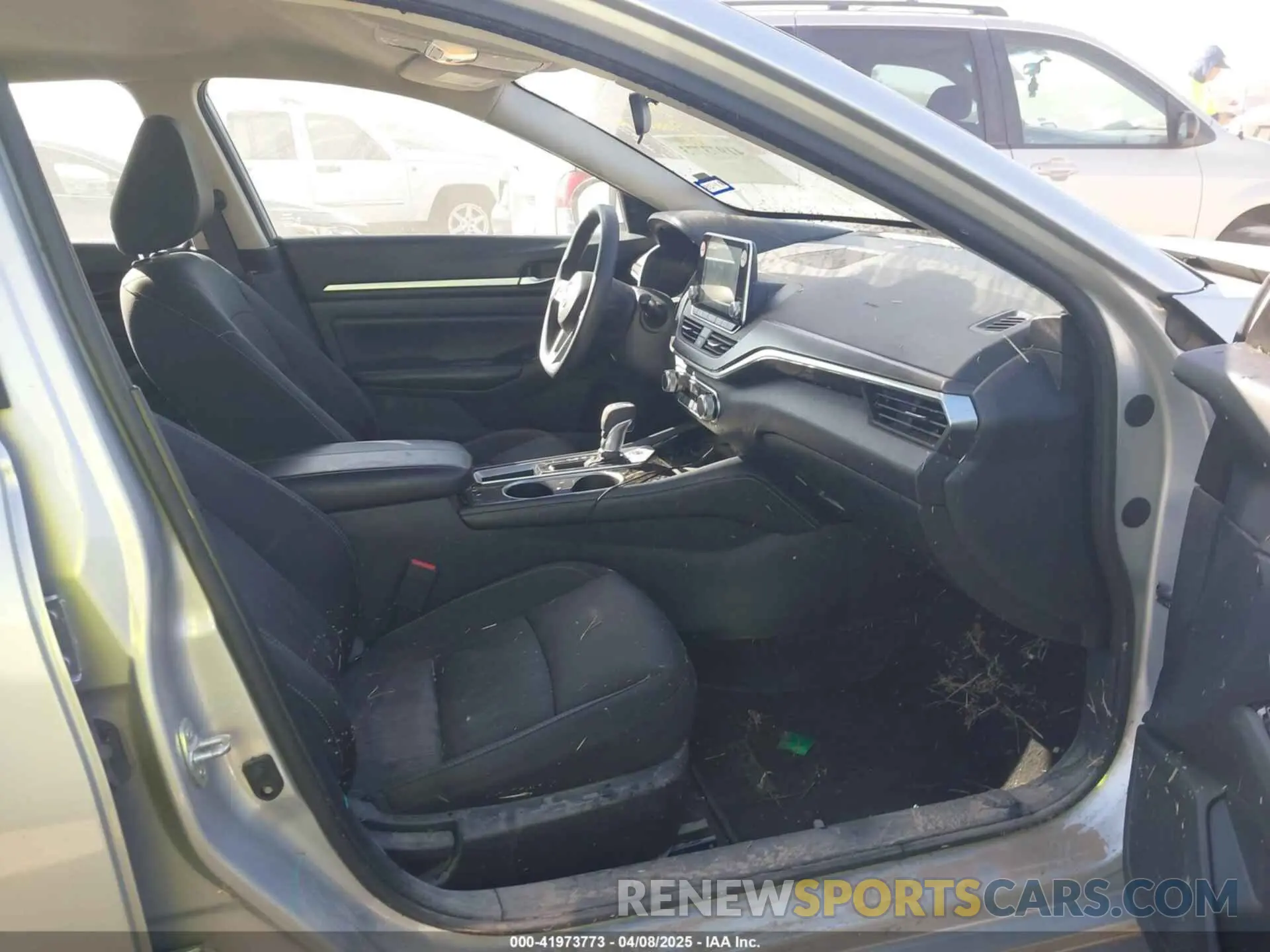 5 Photograph of a damaged car 1N4BL4DV7PN327723 NISSAN ALTIMA 2023