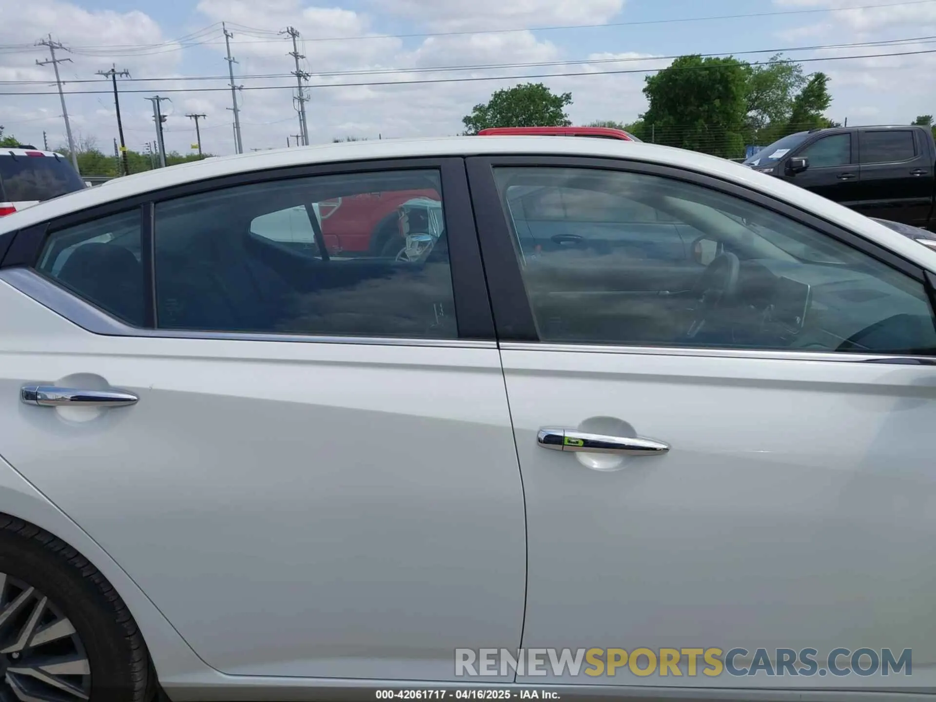 13 Photograph of a damaged car 1N4BL4DV7PN343145 NISSAN ALTIMA 2023