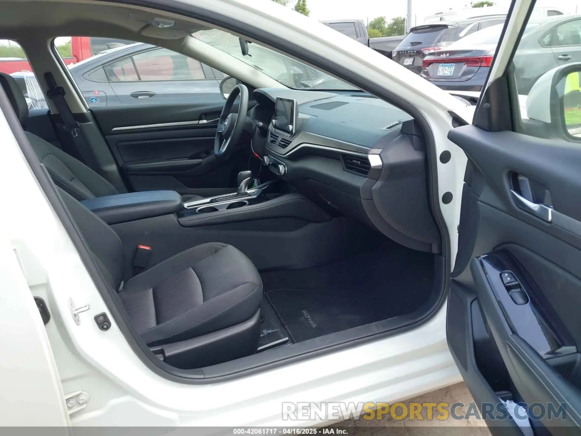 5 Photograph of a damaged car 1N4BL4DV7PN343145 NISSAN ALTIMA 2023
