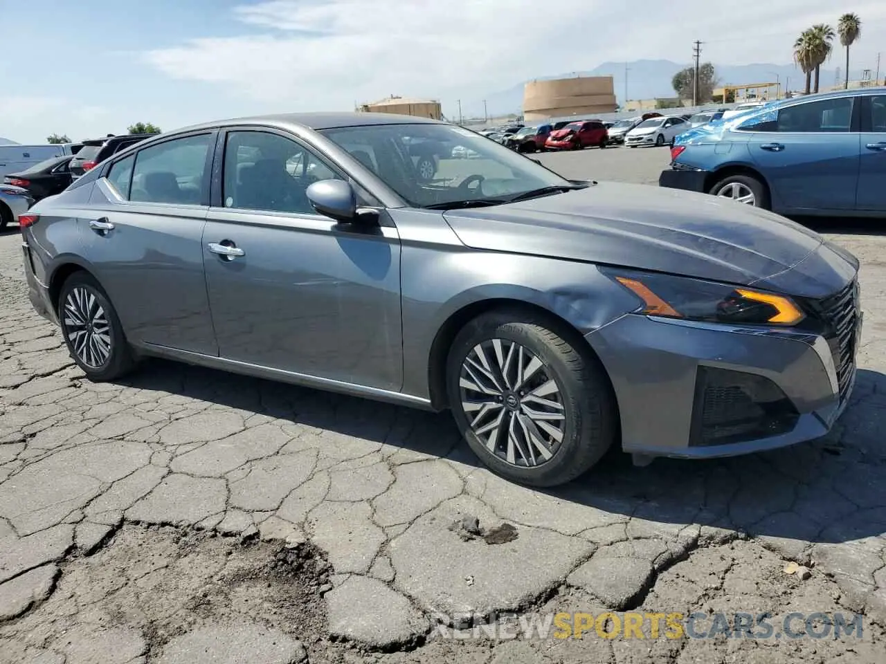 4 Photograph of a damaged car 1N4BL4DV8PN308761 NISSAN ALTIMA 2023