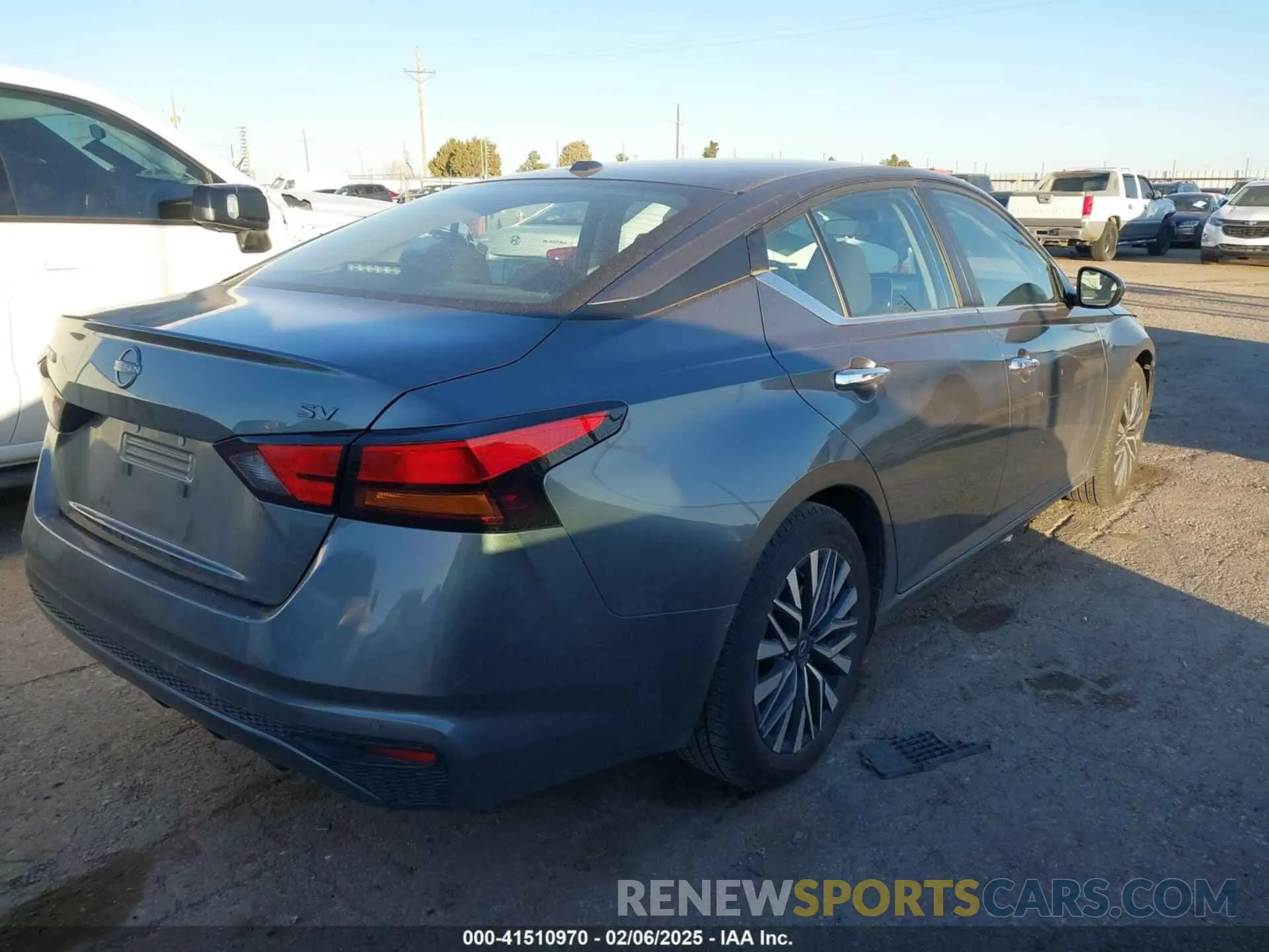 4 Photograph of a damaged car 1N4BL4DV8PN346121 NISSAN ALTIMA 2023