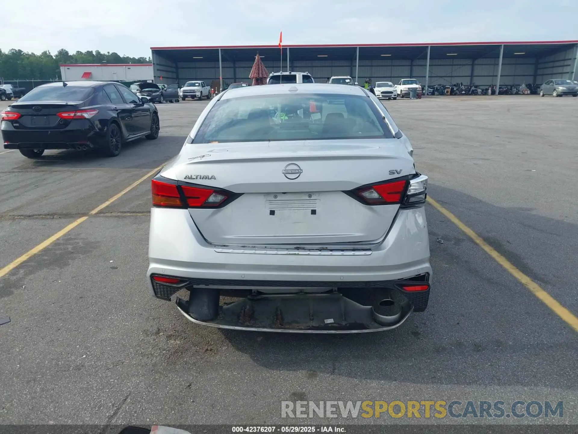 17 Photograph of a damaged car 1N4BL4DV8PN379930 NISSAN ALTIMA 2023