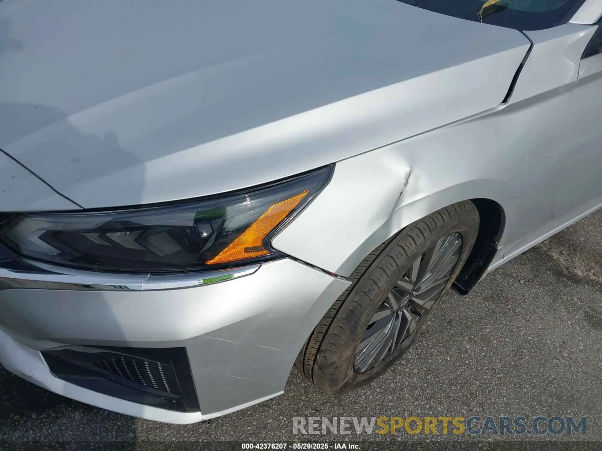19 Photograph of a damaged car 1N4BL4DV8PN379930 NISSAN ALTIMA 2023