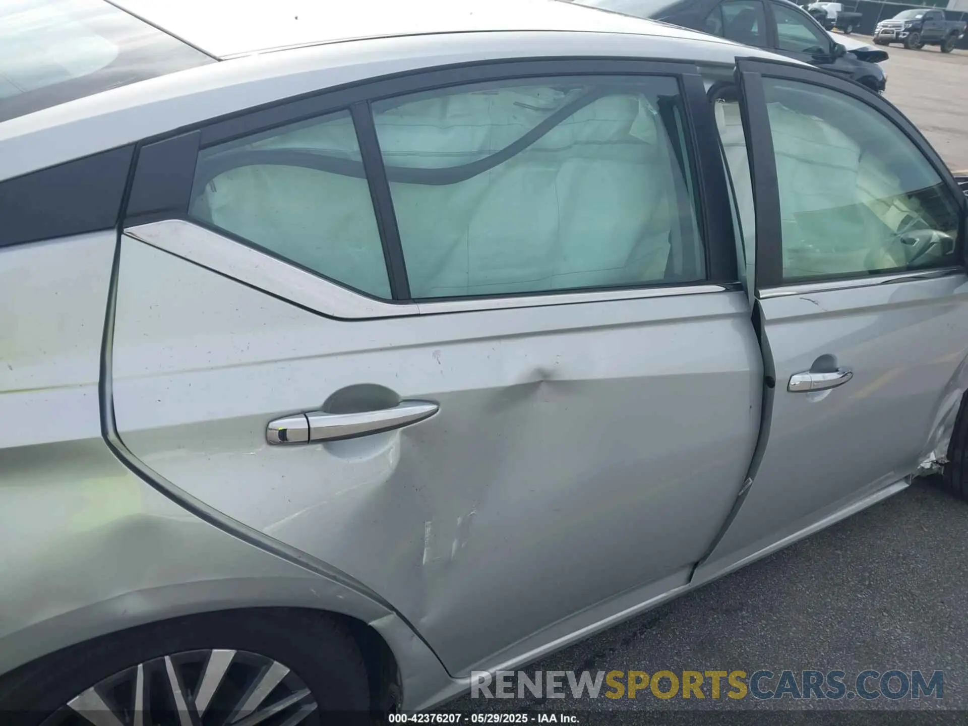 21 Photograph of a damaged car 1N4BL4DV8PN379930 NISSAN ALTIMA 2023