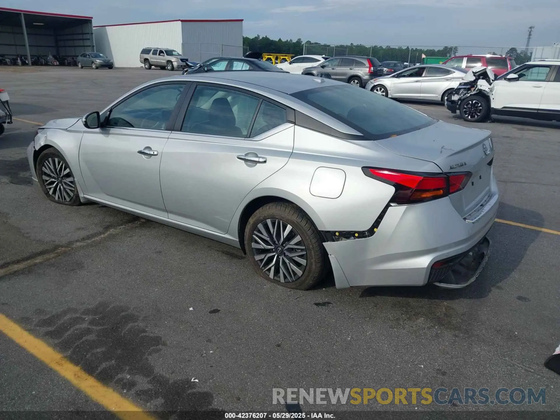 3 Photograph of a damaged car 1N4BL4DV8PN379930 NISSAN ALTIMA 2023