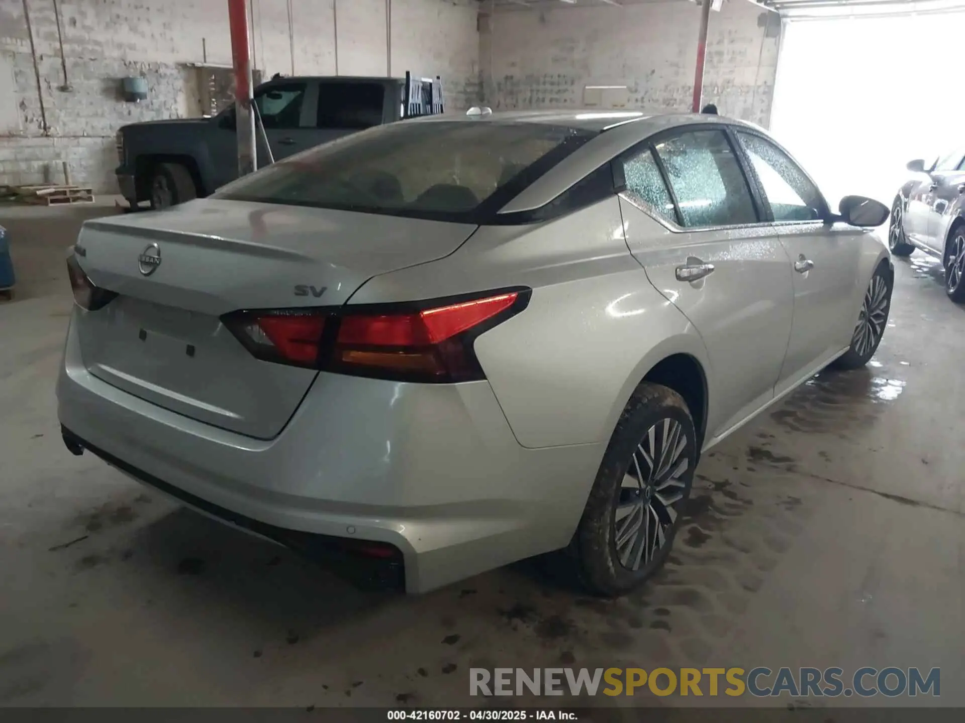 4 Photograph of a damaged car 1N4BL4DV9PN305299 NISSAN ALTIMA 2023