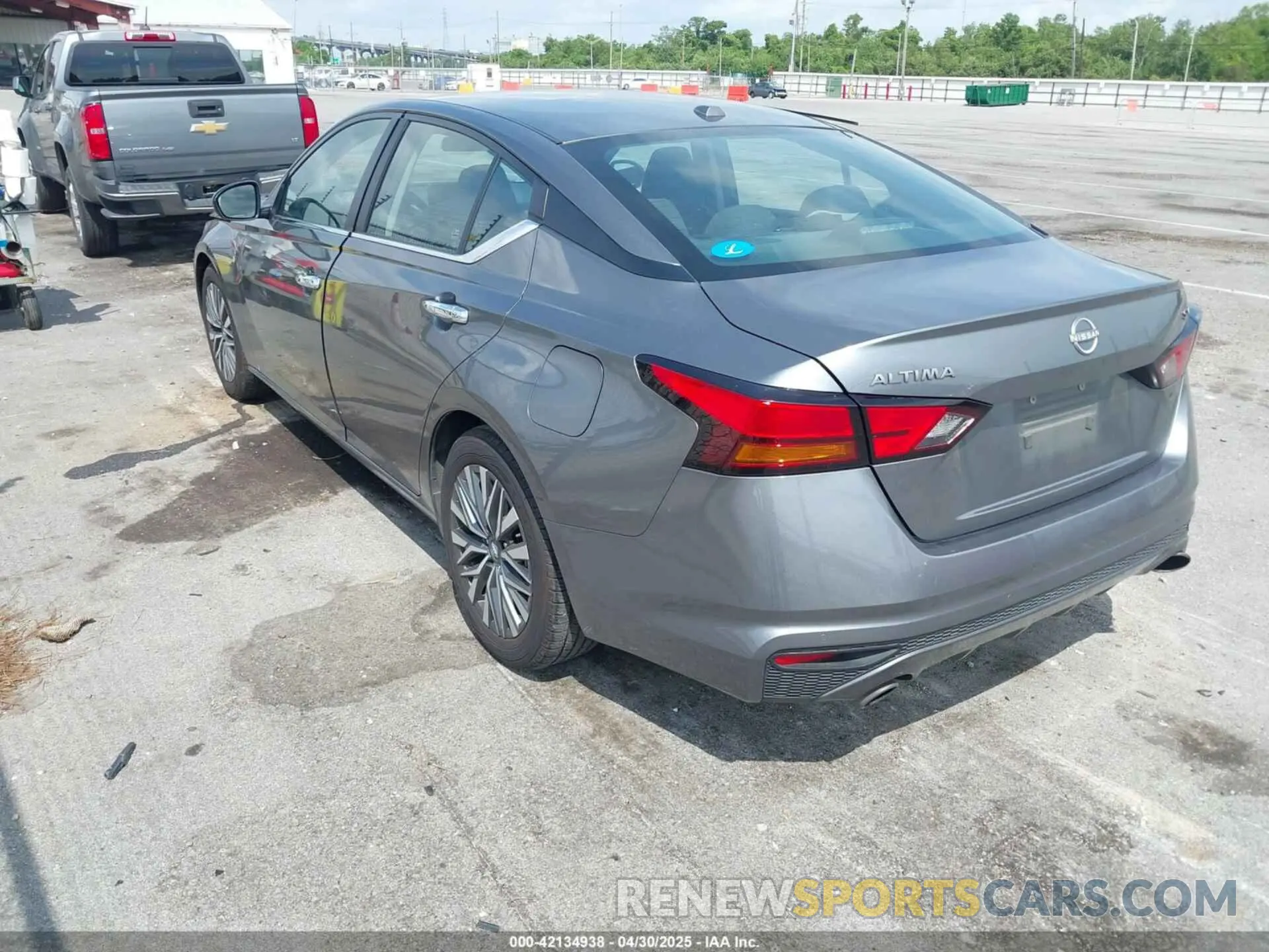 3 Photograph of a damaged car 1N4BL4DV9PN366815 NISSAN ALTIMA 2023
