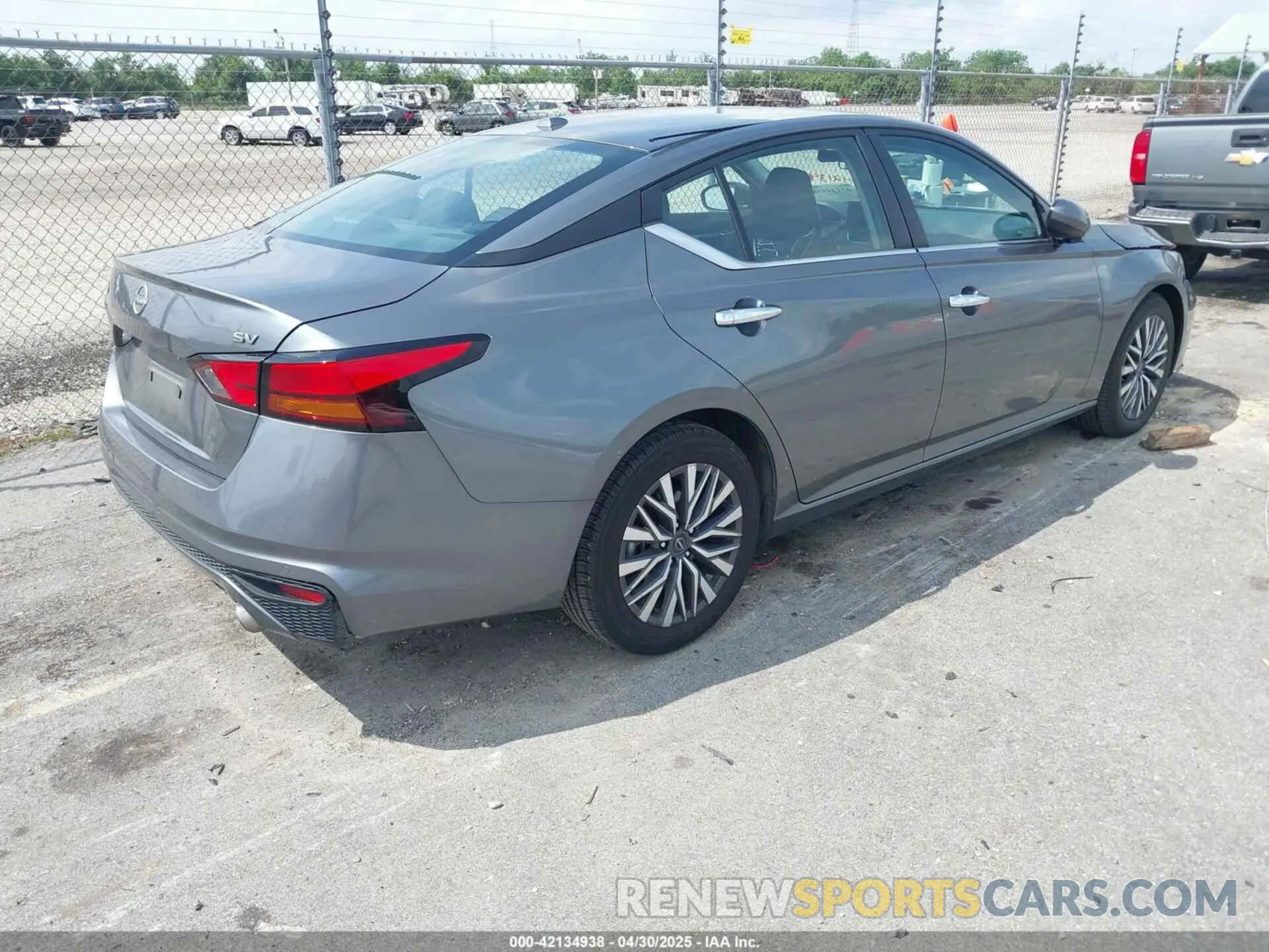 4 Photograph of a damaged car 1N4BL4DV9PN366815 NISSAN ALTIMA 2023