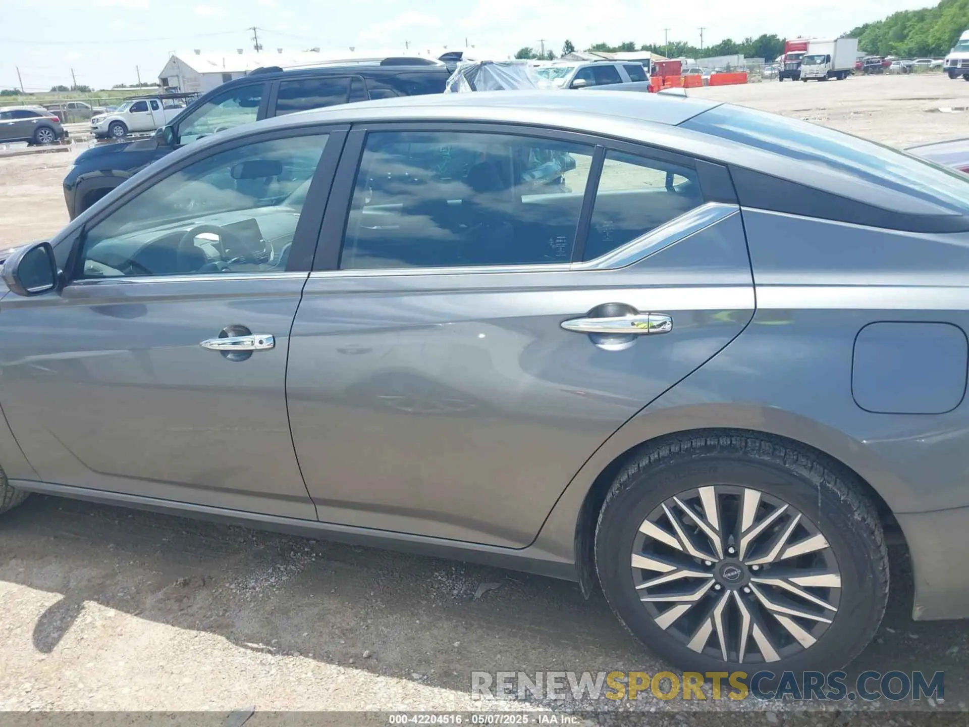 14 Photograph of a damaged car 1N4BL4DV9PN389995 NISSAN ALTIMA 2023