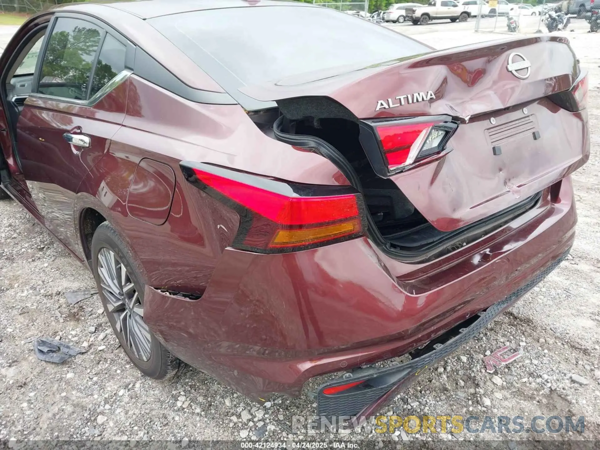 6 Photograph of a damaged car 1N4BL4DVXPN320667 NISSAN ALTIMA 2023