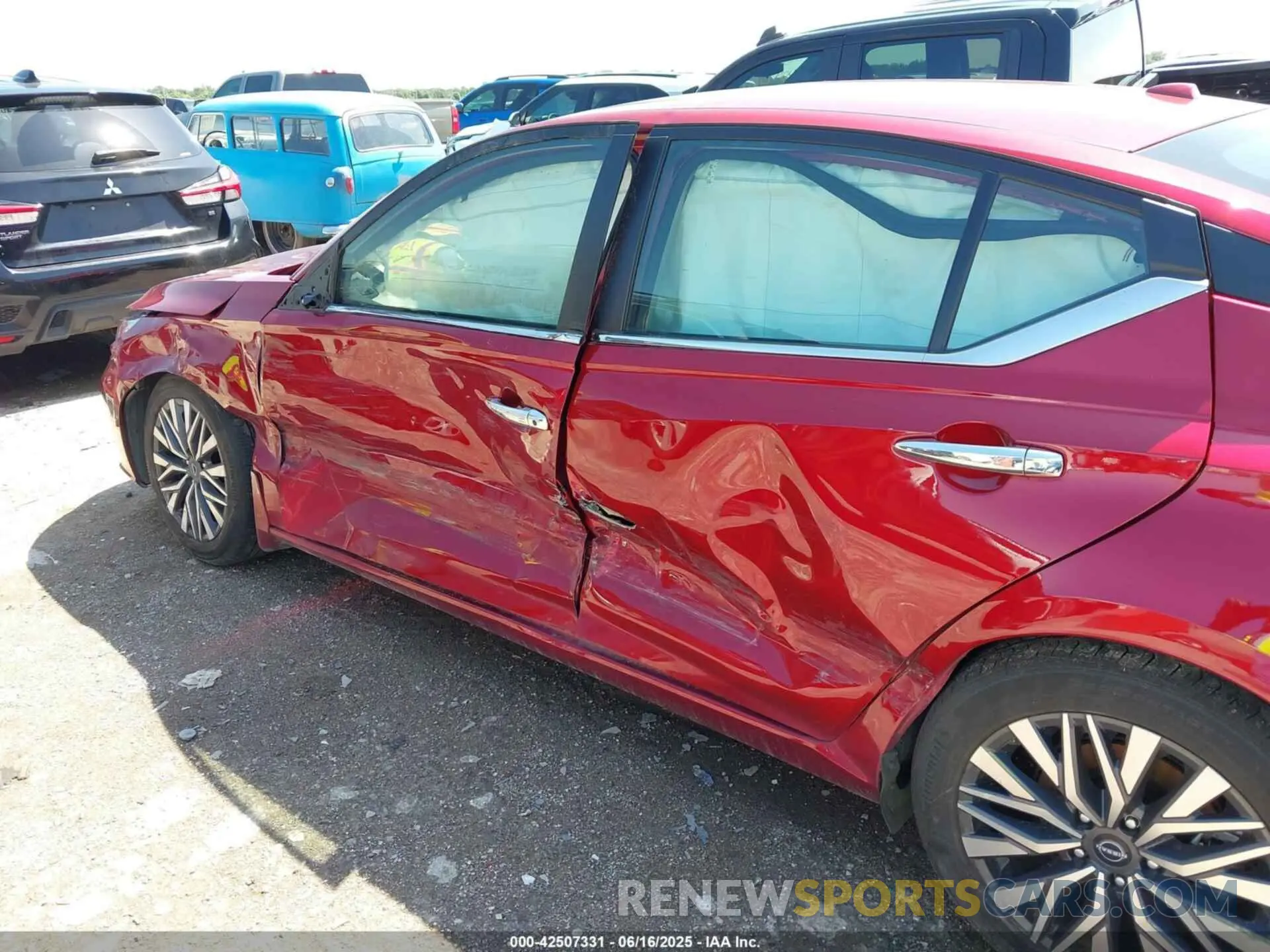 6 Photograph of a damaged car 1N4BL4DVXPN353118 NISSAN ALTIMA 2023