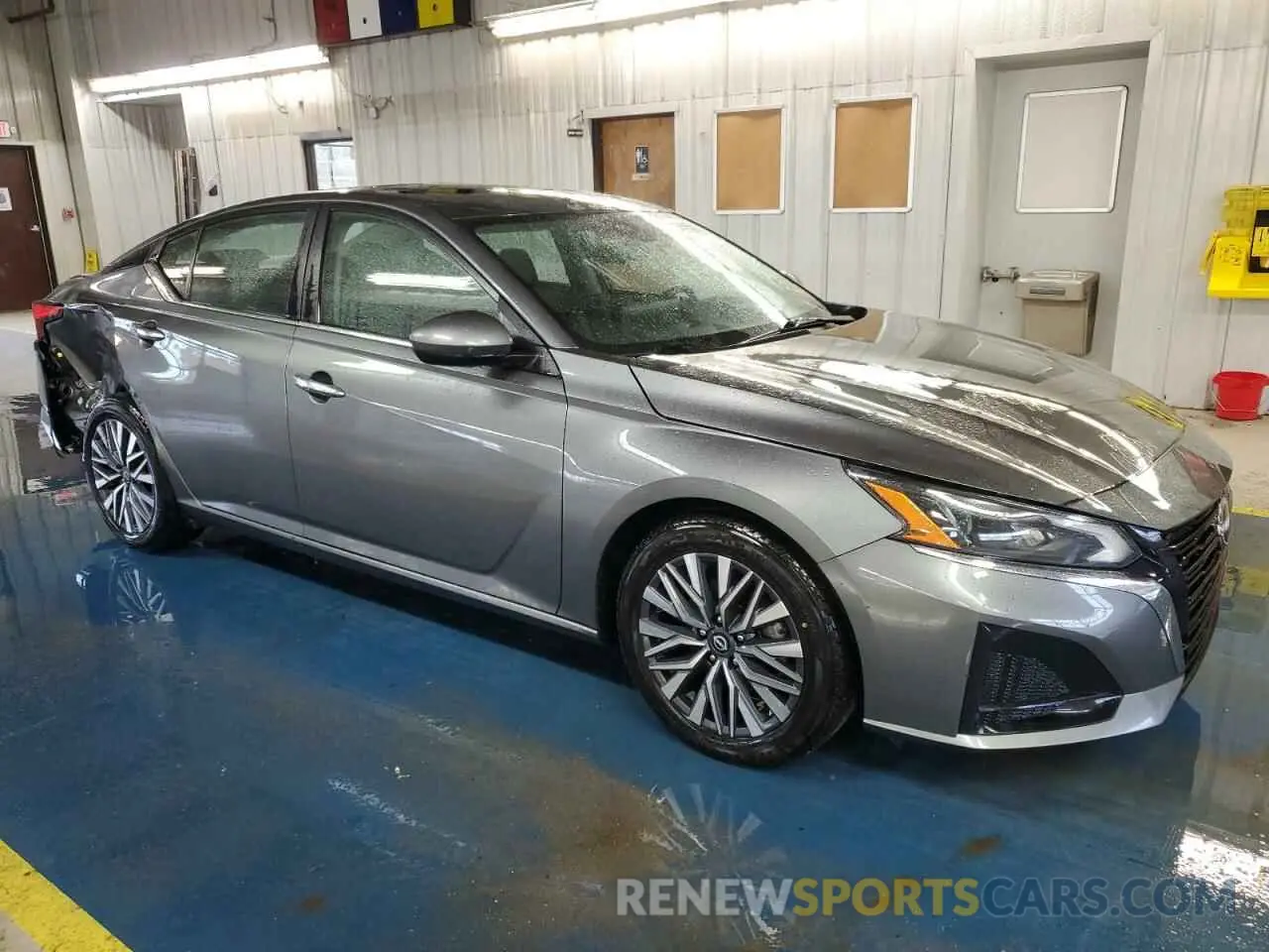 4 Photograph of a damaged car 1N4BL4DVXPN367228 NISSAN ALTIMA 2023