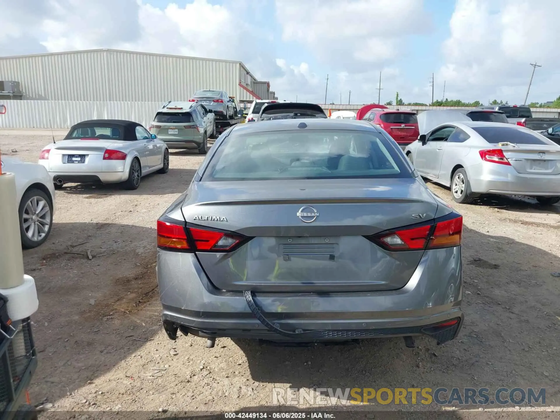 17 Photograph of a damaged car 1N4BL4DVXPN392033 NISSAN ALTIMA 2023