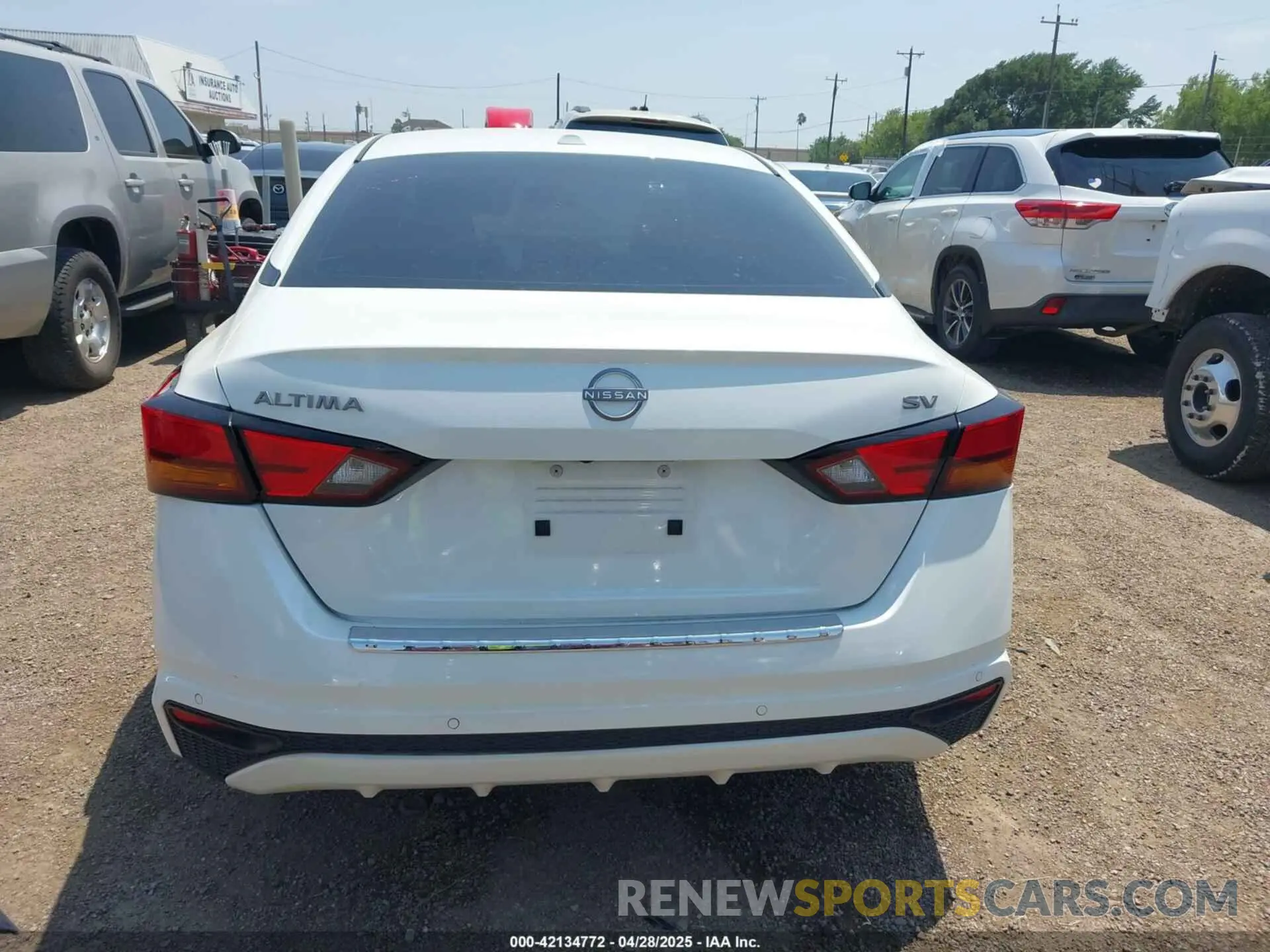 17 Photograph of a damaged car 1N4BL4DVXPN416296 NISSAN ALTIMA 2023