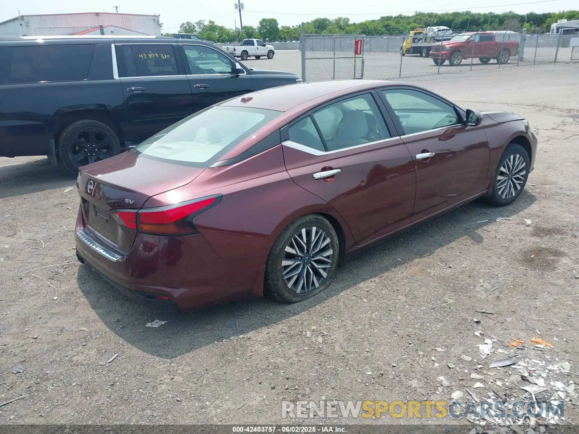 4 Photograph of a damaged car 1N4BL4DVXPN423068 NISSAN ALTIMA 2023