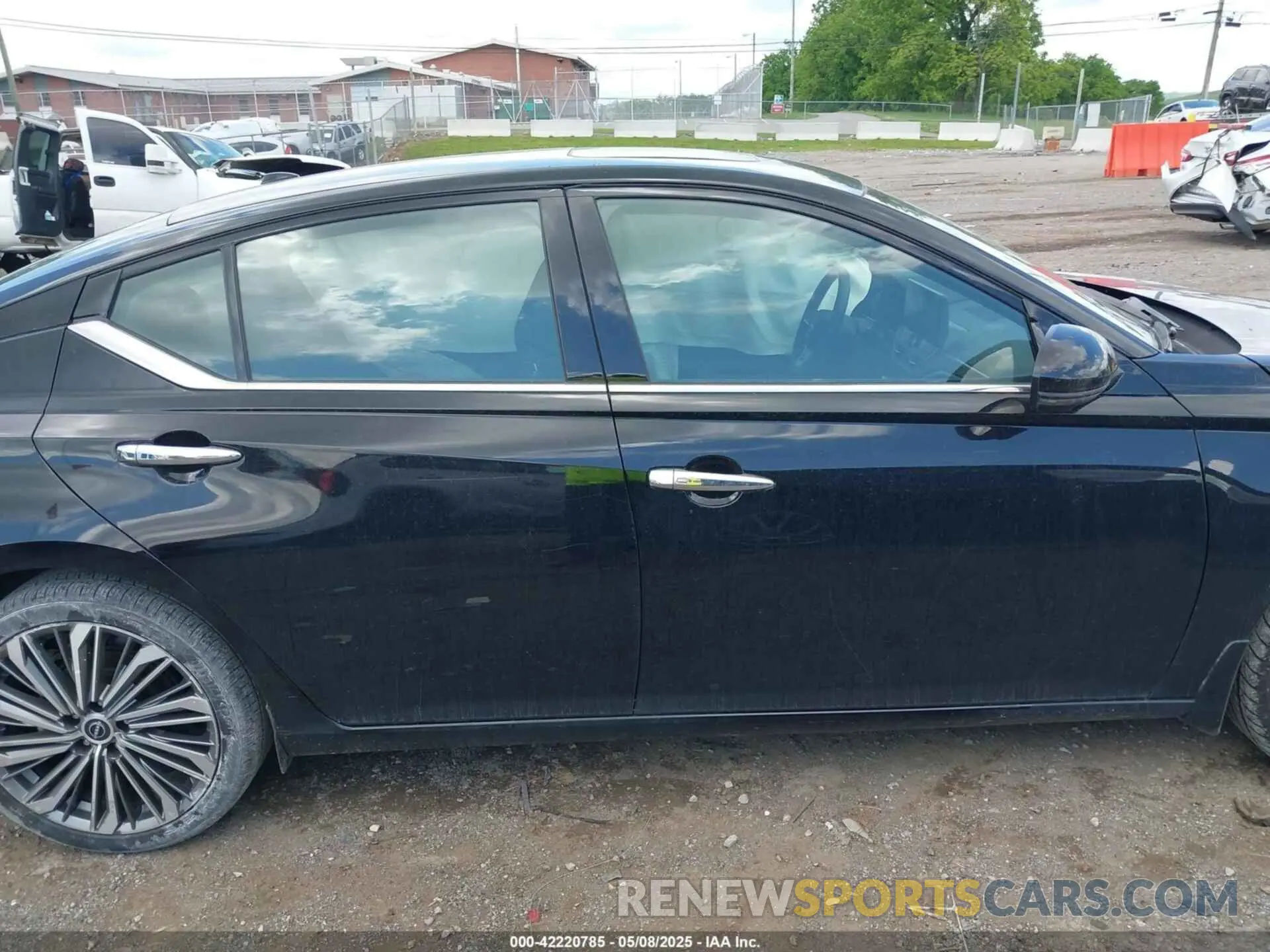 13 Photograph of a damaged car 1N4BL4EV2PN303425 NISSAN ALTIMA 2023
