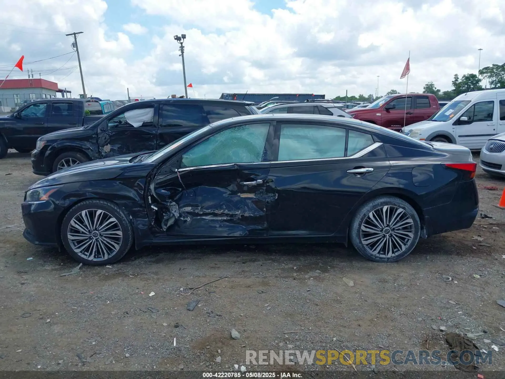 14 Photograph of a damaged car 1N4BL4EV2PN303425 NISSAN ALTIMA 2023