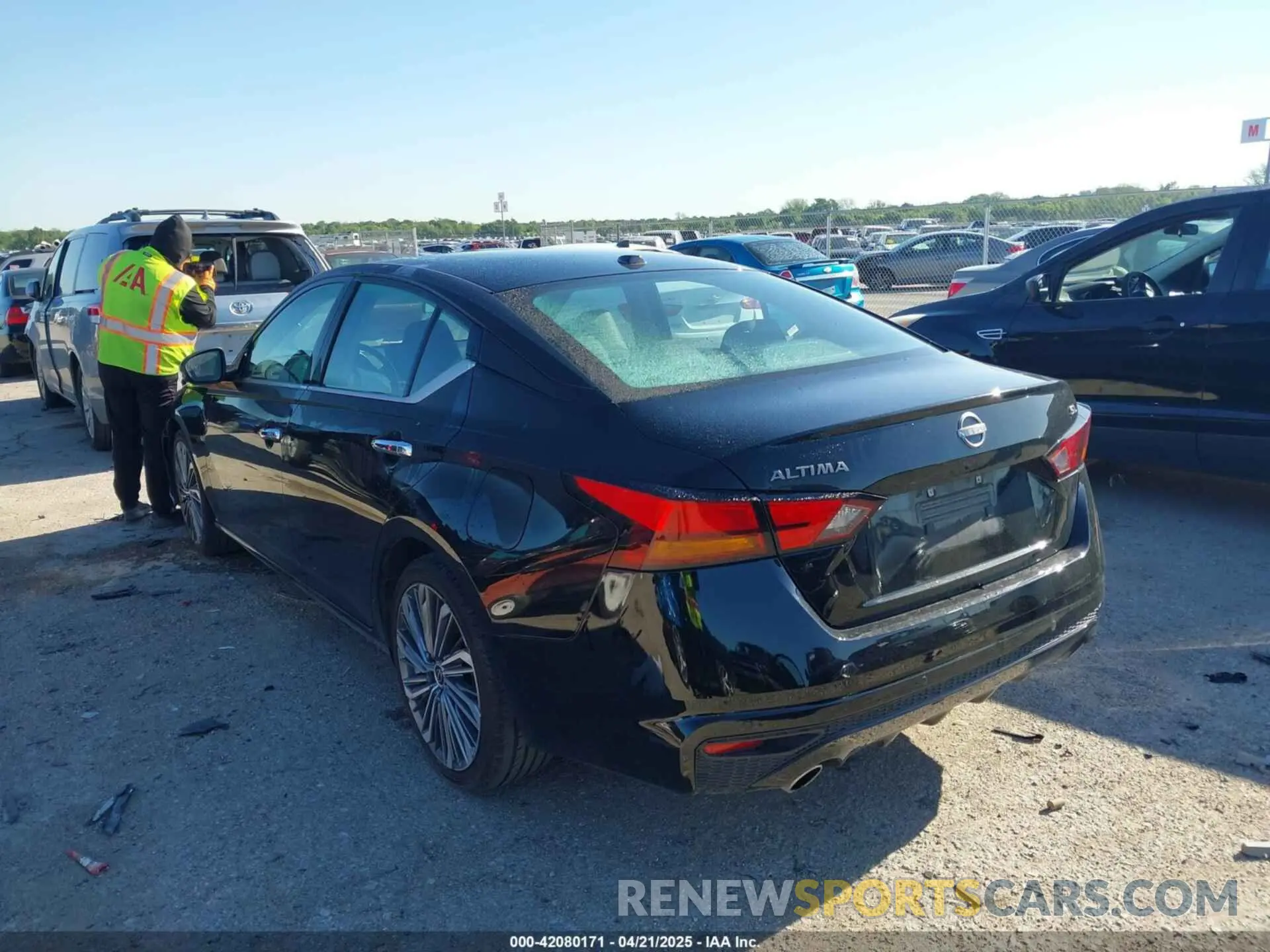 3 Photograph of a damaged car 1N4BL4EV6PN384753 NISSAN ALTIMA 2023