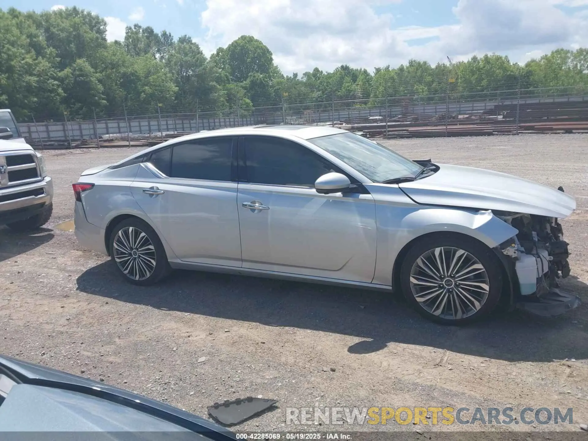 13 Photograph of a damaged car 1N4BL4EV7PN370604 NISSAN ALTIMA 2023