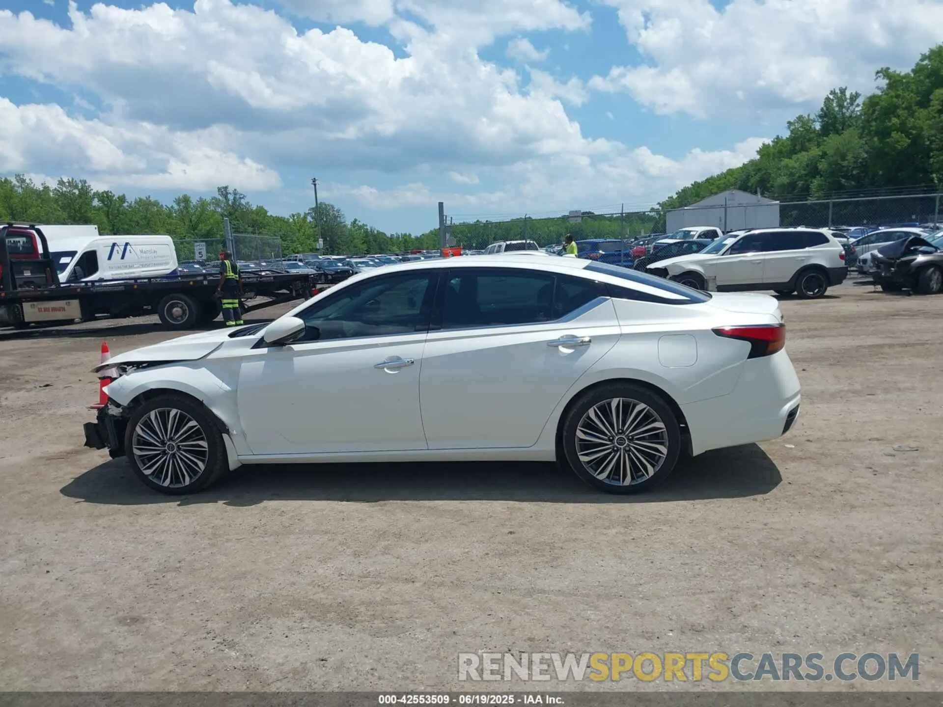 14 Photograph of a damaged car 1N4BL4EV7PN406789 NISSAN ALTIMA 2023