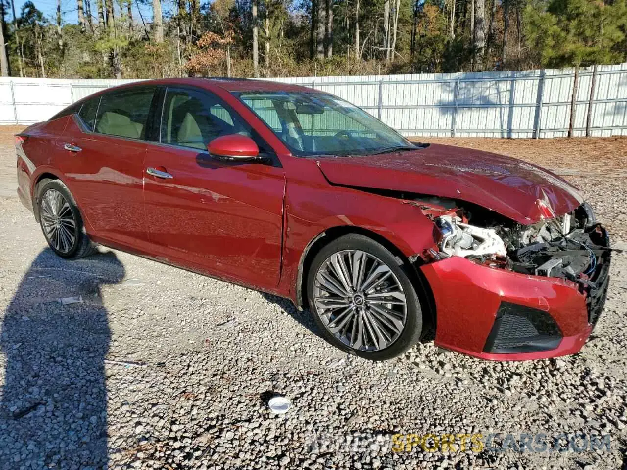 4 Photograph of a damaged car 1N4BL4EVXPN301566 NISSAN ALTIMA 2023