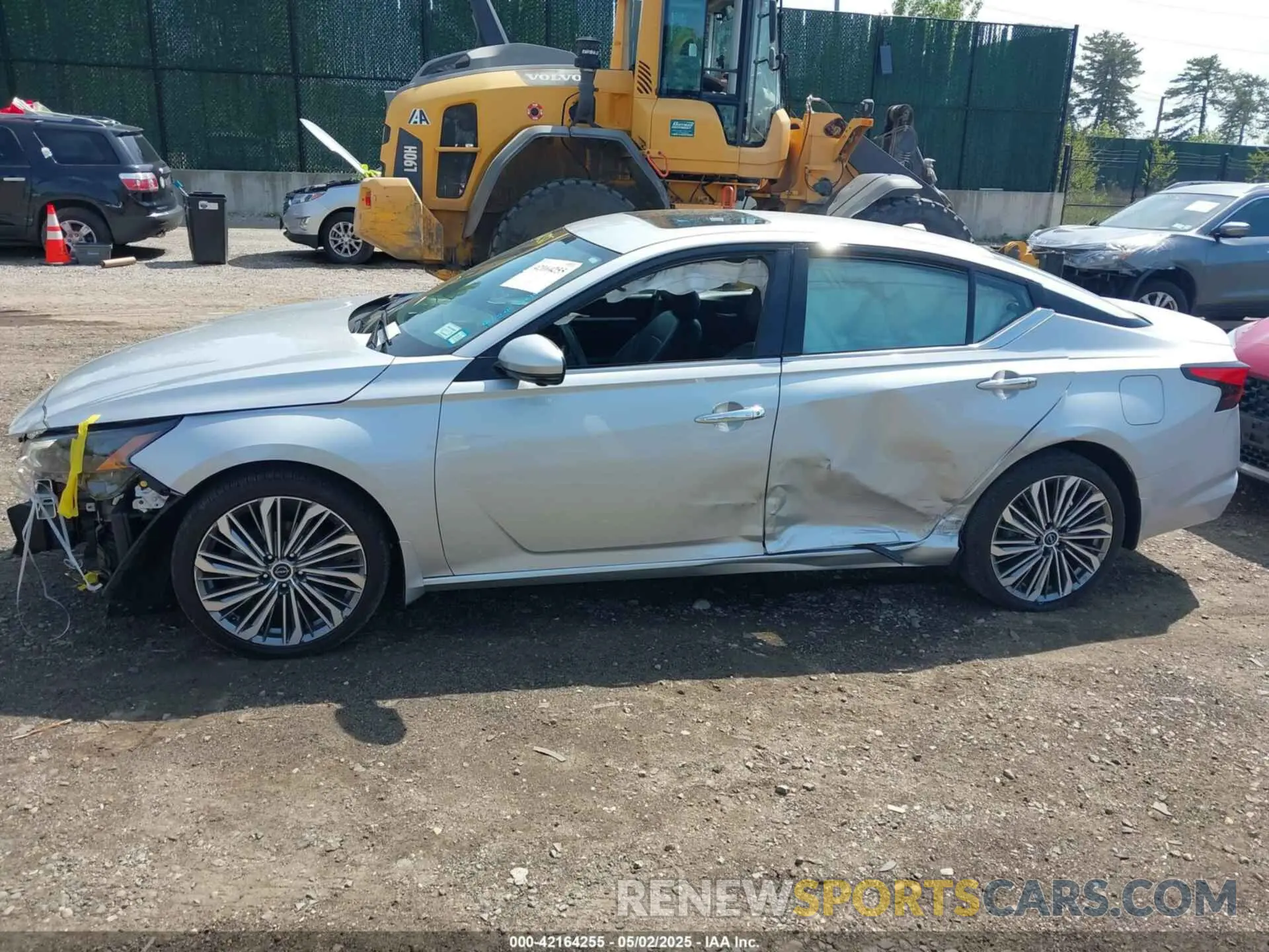 14 Photograph of a damaged car 1N4BL4EW0PN387513 NISSAN ALTIMA 2023