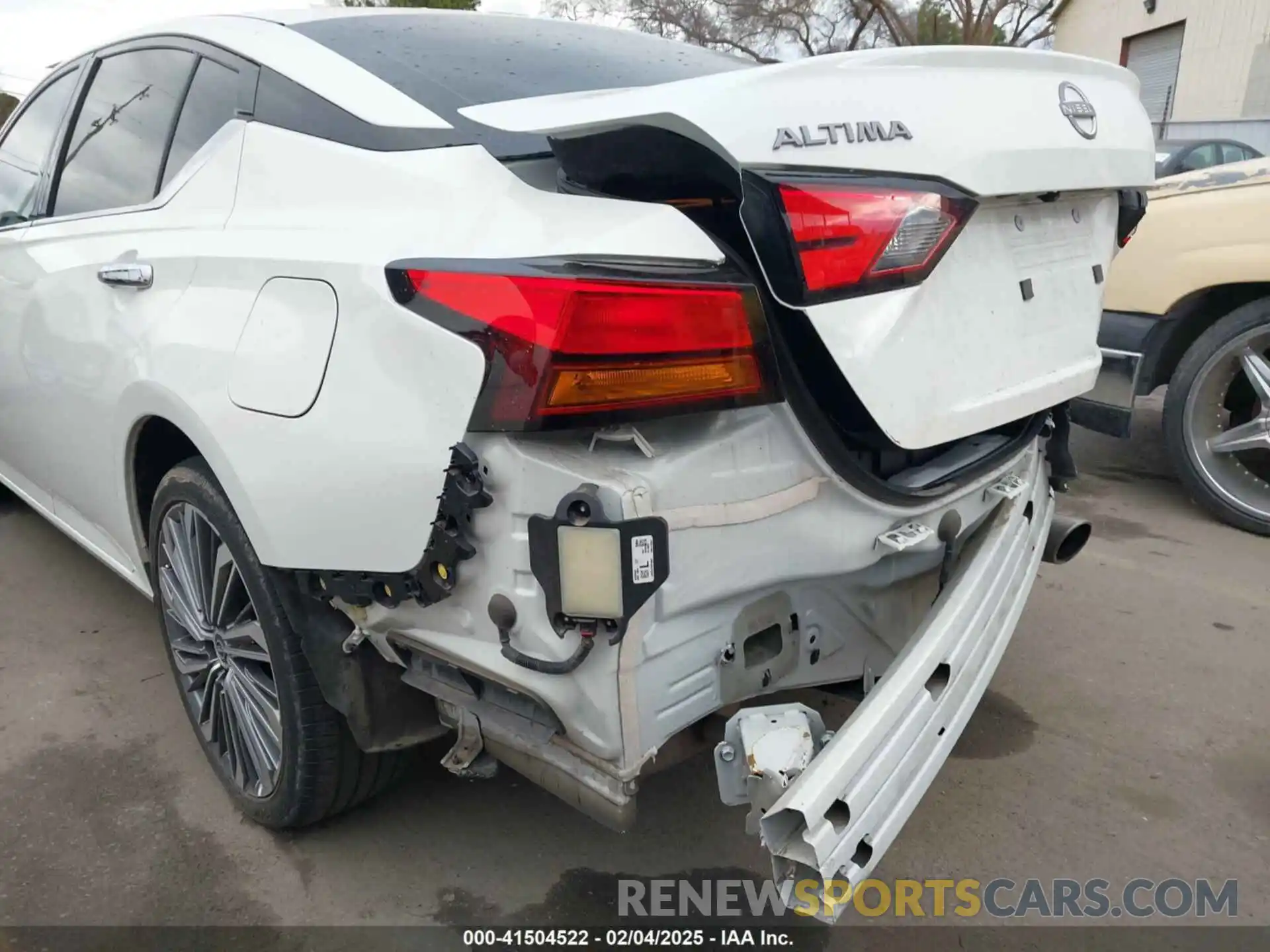 18 Photograph of a damaged car 1N4BL4EW8PN343582 NISSAN ALTIMA 2023