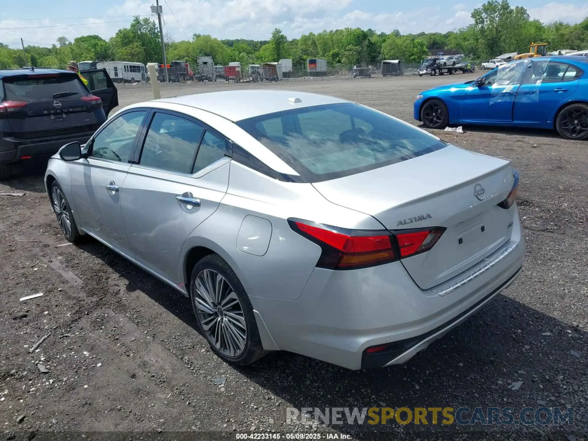3 Photograph of a damaged car 1N4BL4EW9PN331134 NISSAN ALTIMA 2023