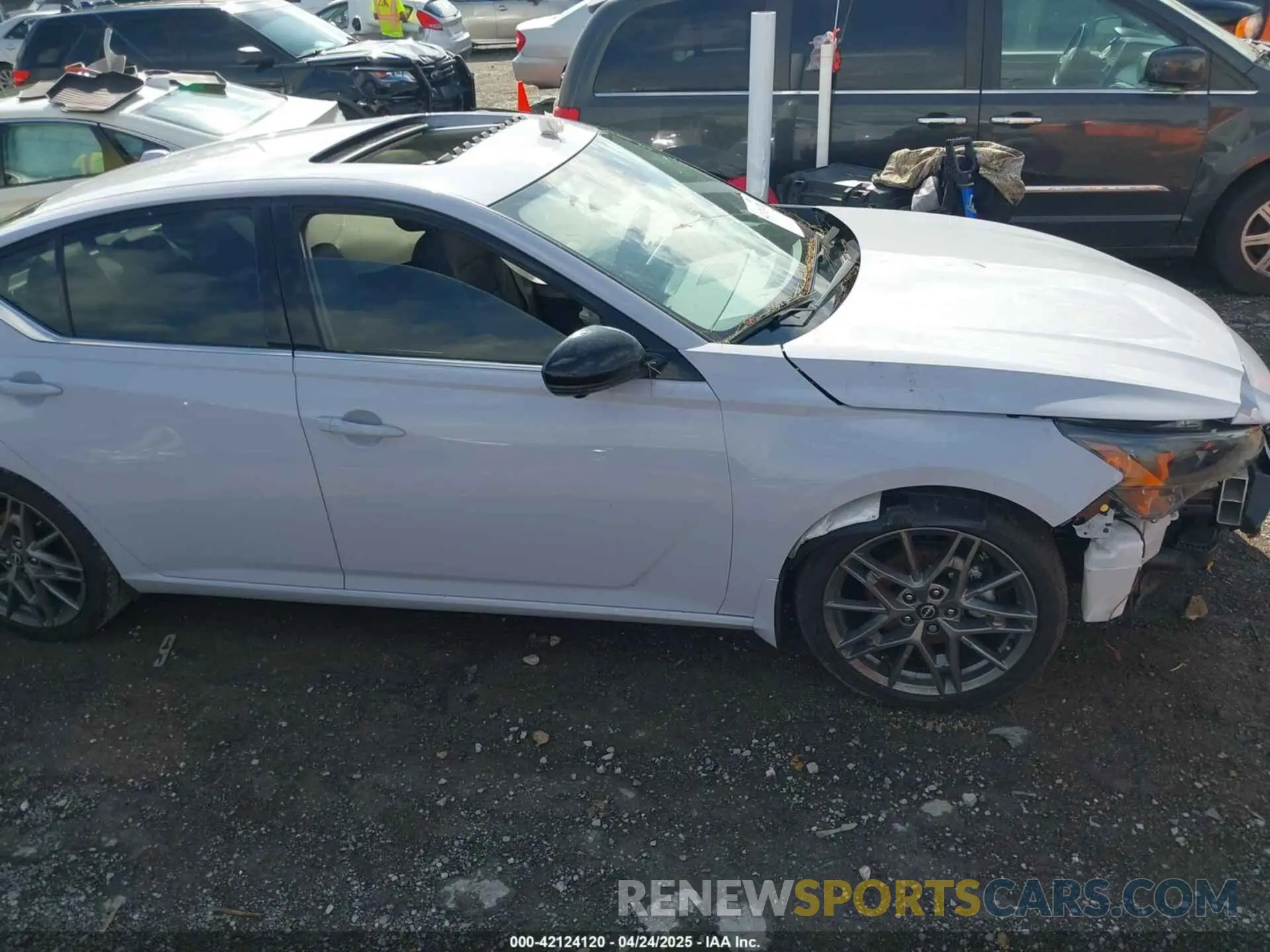 13 Photograph of a damaged car 1N4AL4CV0RN357551 NISSAN ALTIMA 2024