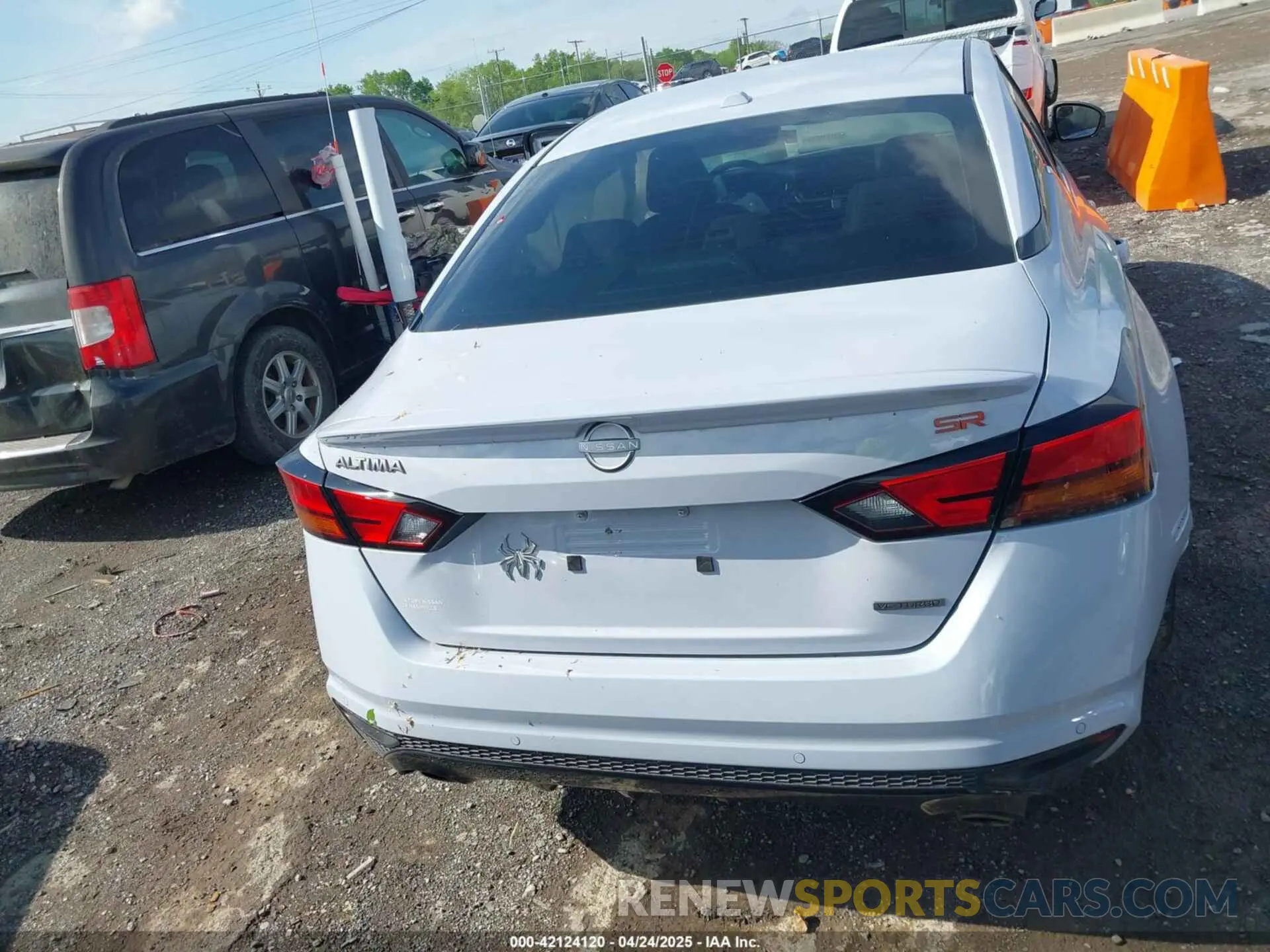 16 Photograph of a damaged car 1N4AL4CV0RN357551 NISSAN ALTIMA 2024