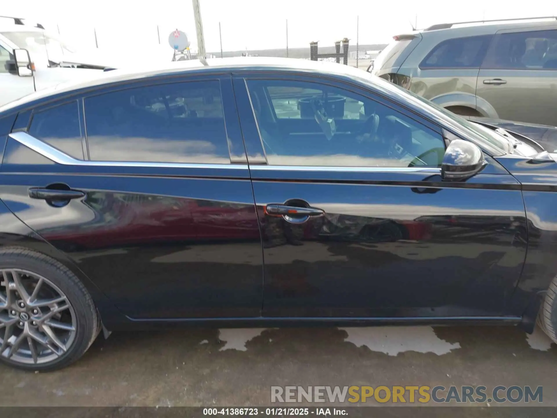 13 Photograph of a damaged car 1N4AL4CV3RN311552 NISSAN ALTIMA 2024