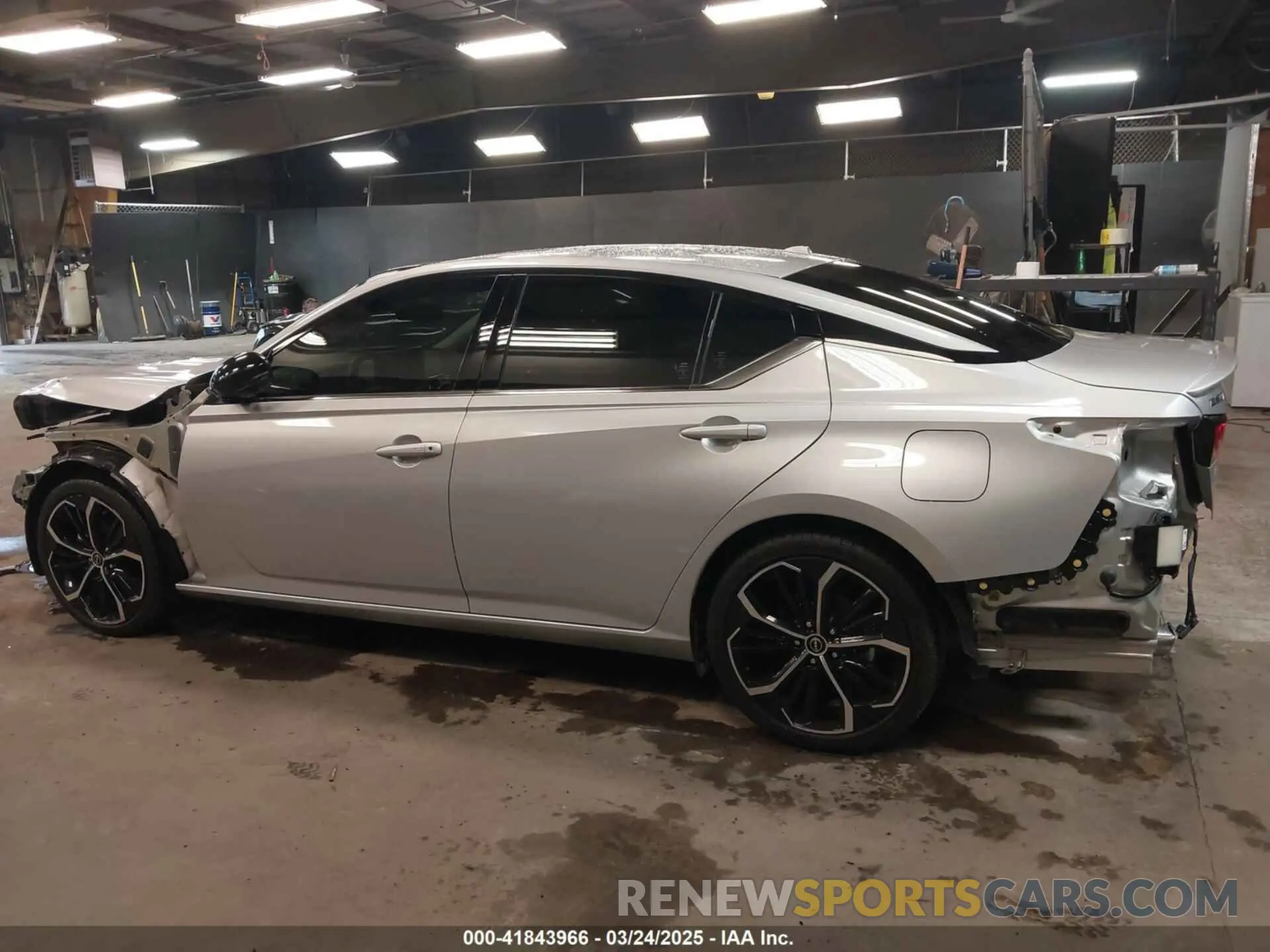 15 Photograph of a damaged car 1N4AL4CV4RN313794 NISSAN ALTIMA 2024
