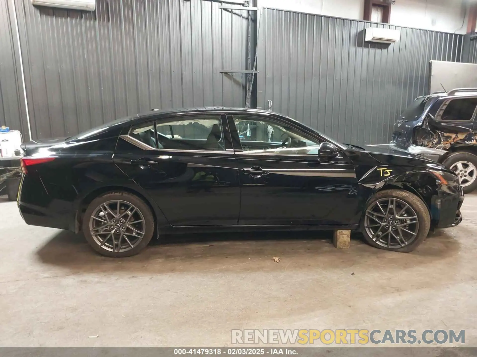 13 Photograph of a damaged car 1N4AL4CVXRN388614 NISSAN ALTIMA 2024
