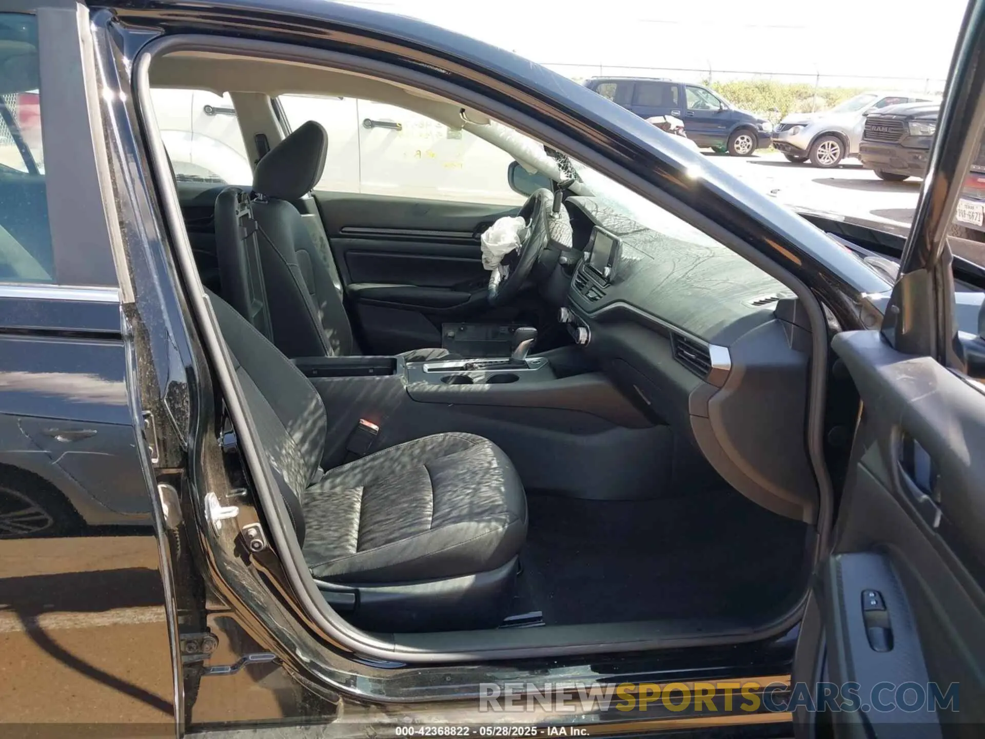 5 Photograph of a damaged car 1N4BL4BV2RN345181 NISSAN ALTIMA 2024