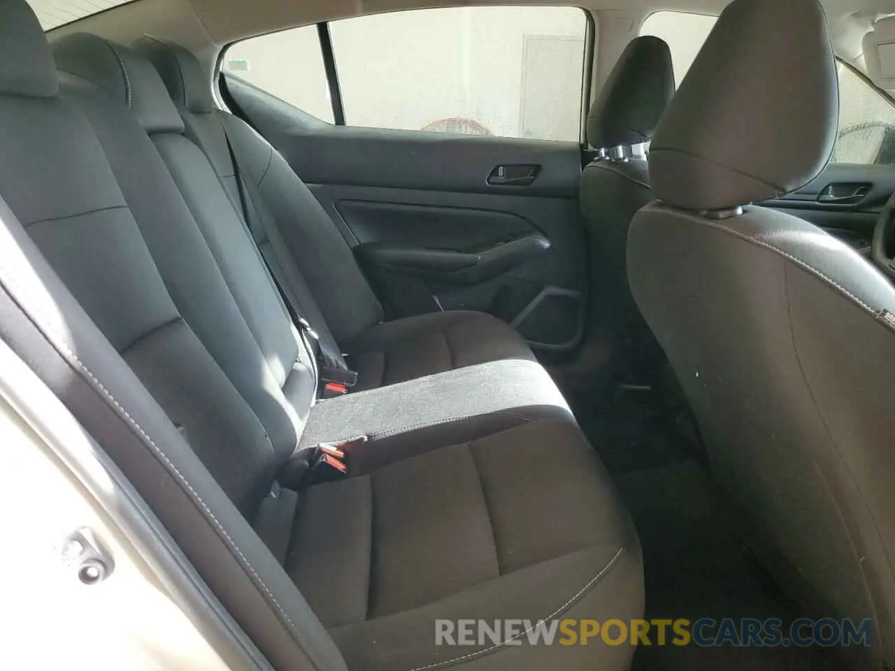 10 Photograph of a damaged car 1N4BL4BV2RN397944 NISSAN ALTIMA 2024
