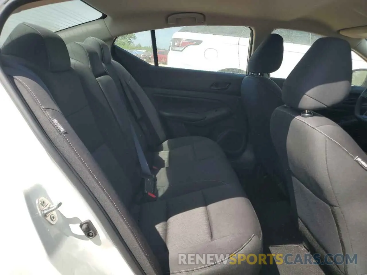 10 Photograph of a damaged car 1N4BL4BV3RN367318 NISSAN ALTIMA 2024