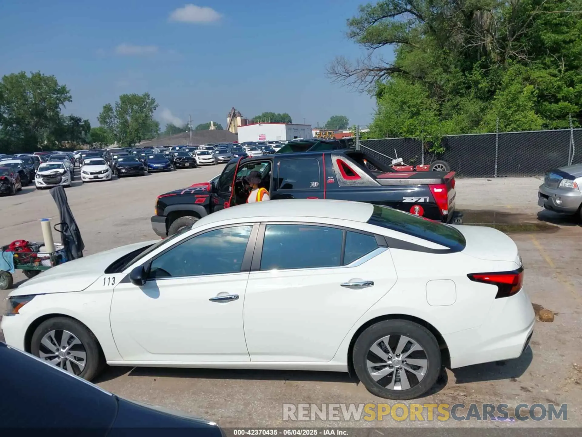 14 Photograph of a damaged car 1N4BL4BV3RN389190 NISSAN ALTIMA 2024