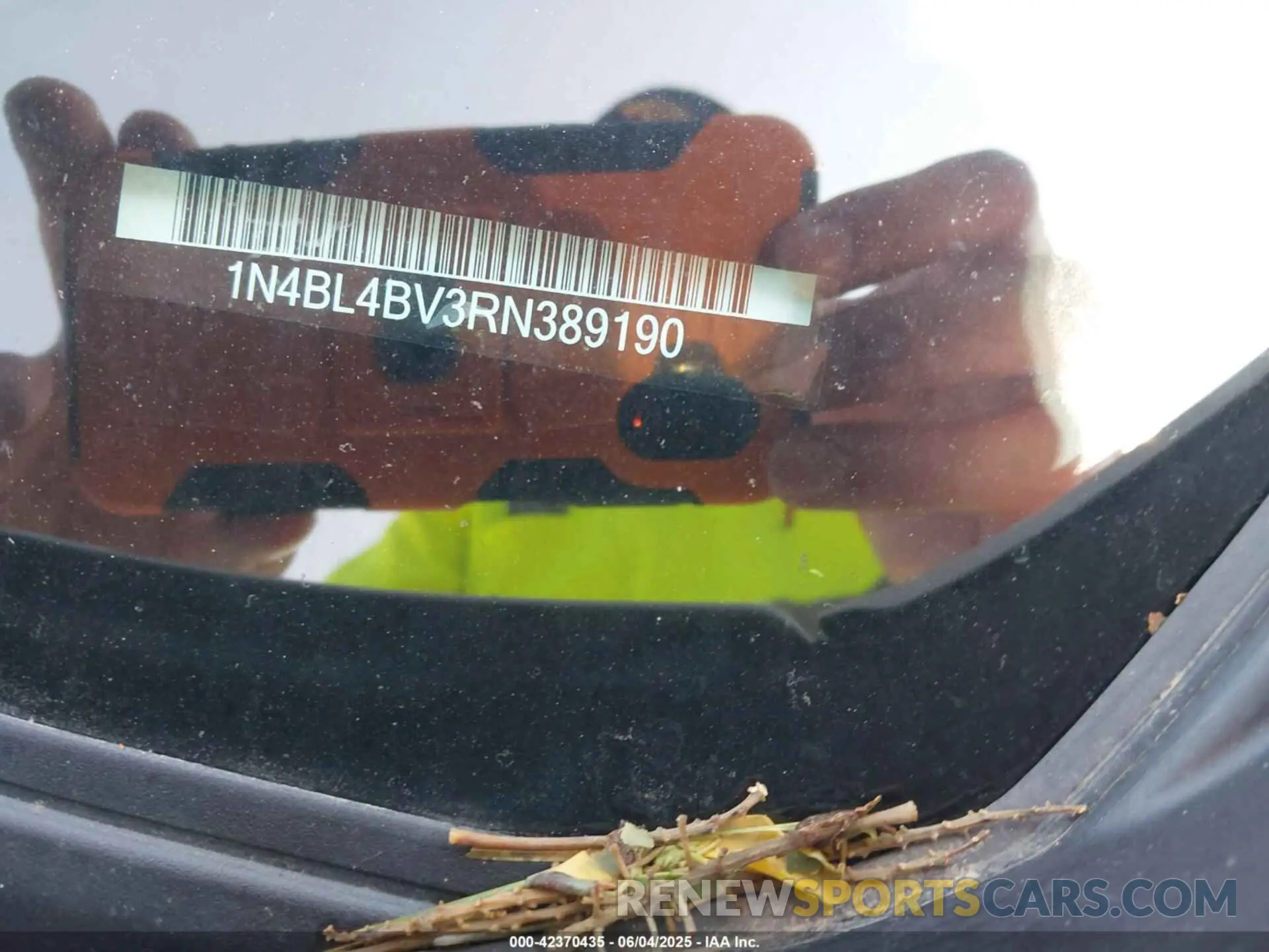 9 Photograph of a damaged car 1N4BL4BV3RN389190 NISSAN ALTIMA 2024