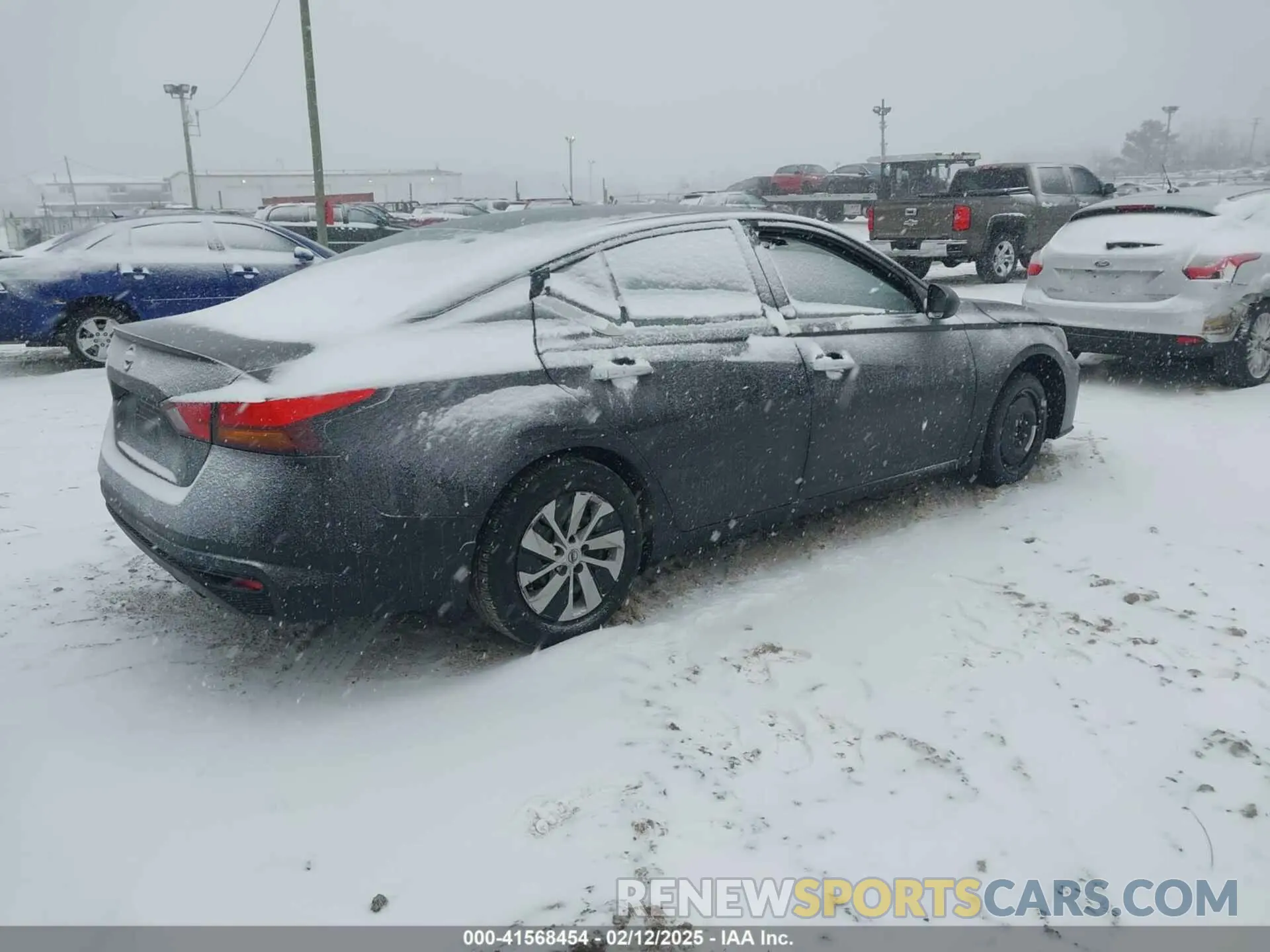 4 Photograph of a damaged car 1N4BL4BV4RN311985 NISSAN ALTIMA 2024