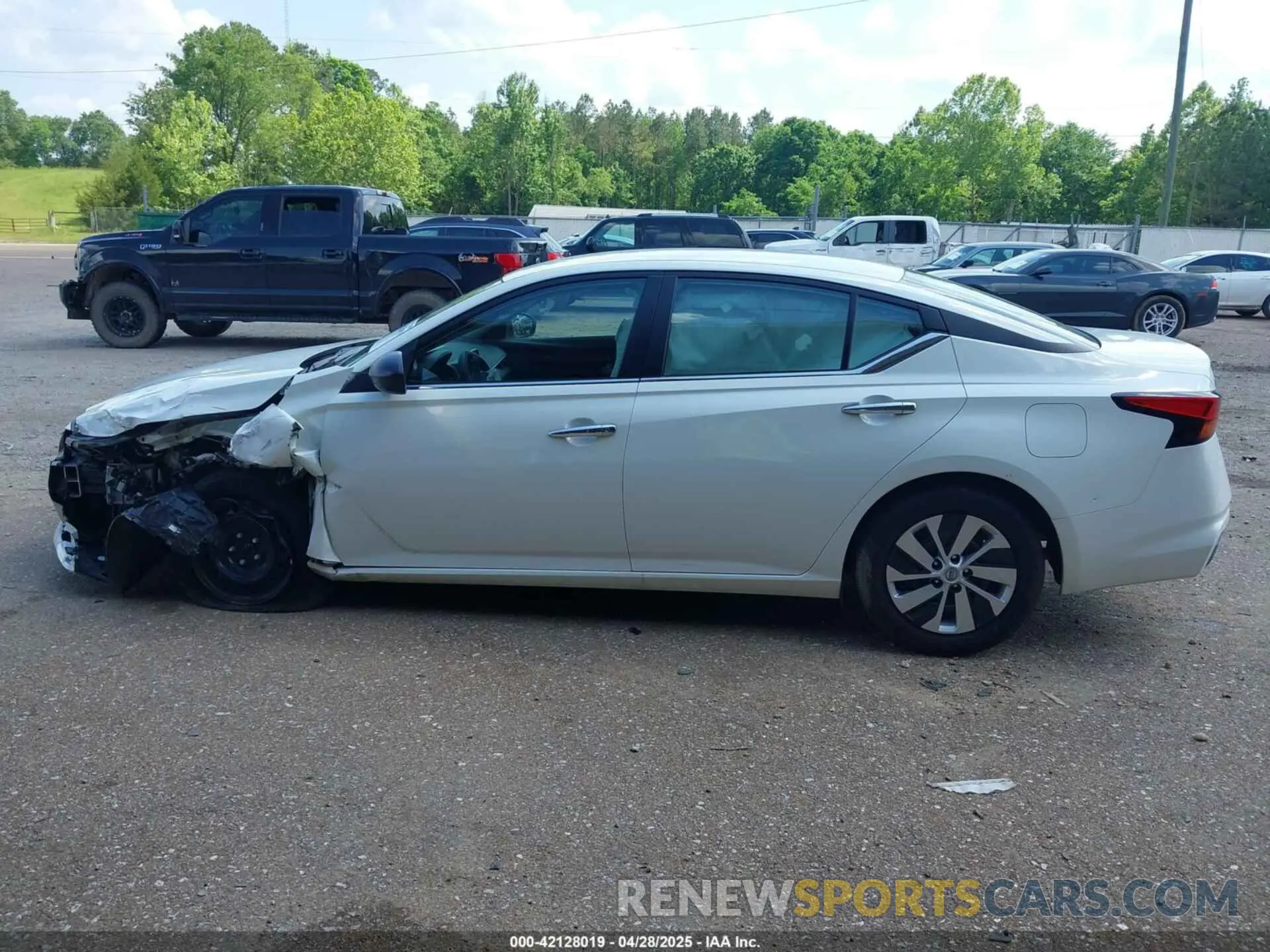 15 Photograph of a damaged car 1N4BL4BV7RN318901 NISSAN ALTIMA 2024