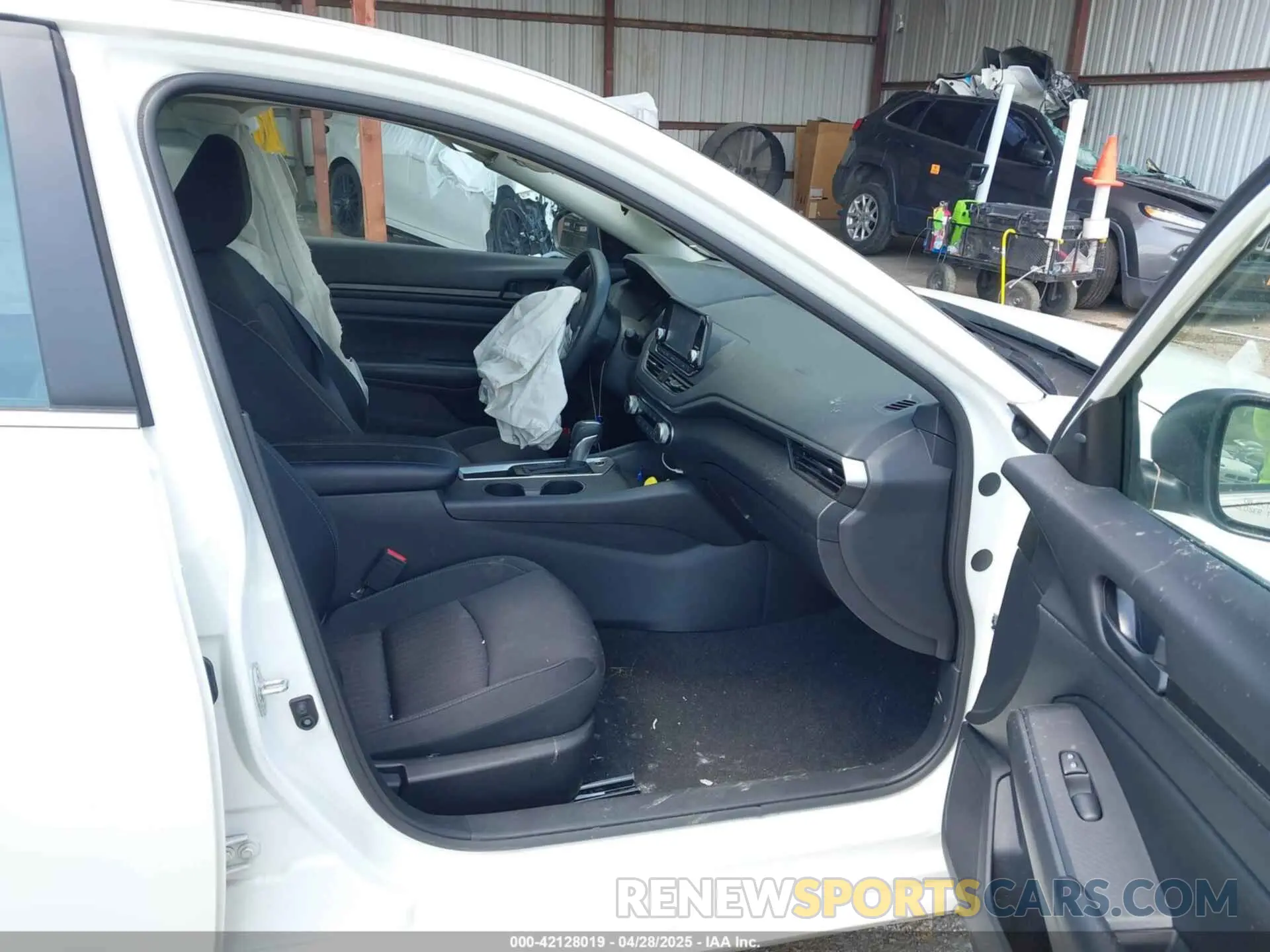 5 Photograph of a damaged car 1N4BL4BV7RN318901 NISSAN ALTIMA 2024