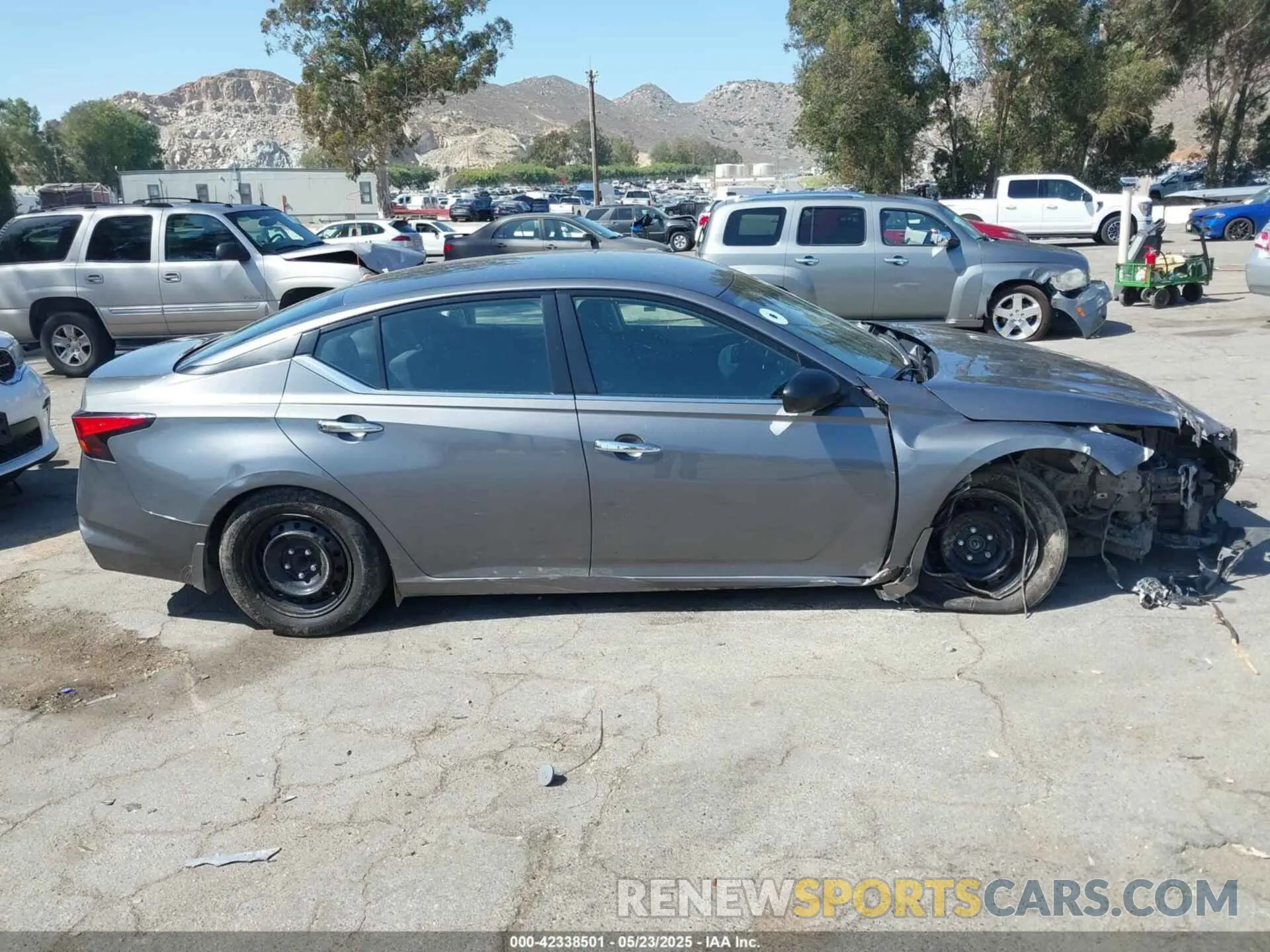 13 Photograph of a damaged car 1N4BL4BV7RN346164 NISSAN ALTIMA 2024