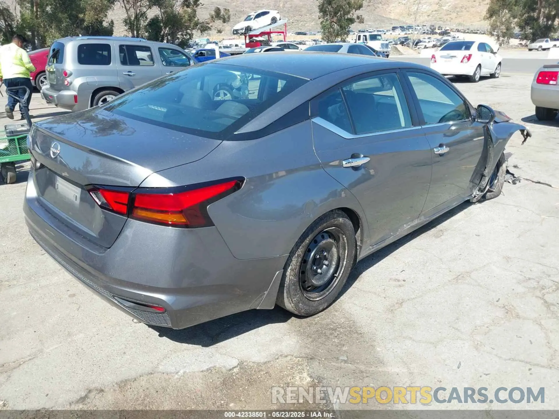 4 Photograph of a damaged car 1N4BL4BV7RN346164 NISSAN ALTIMA 2024