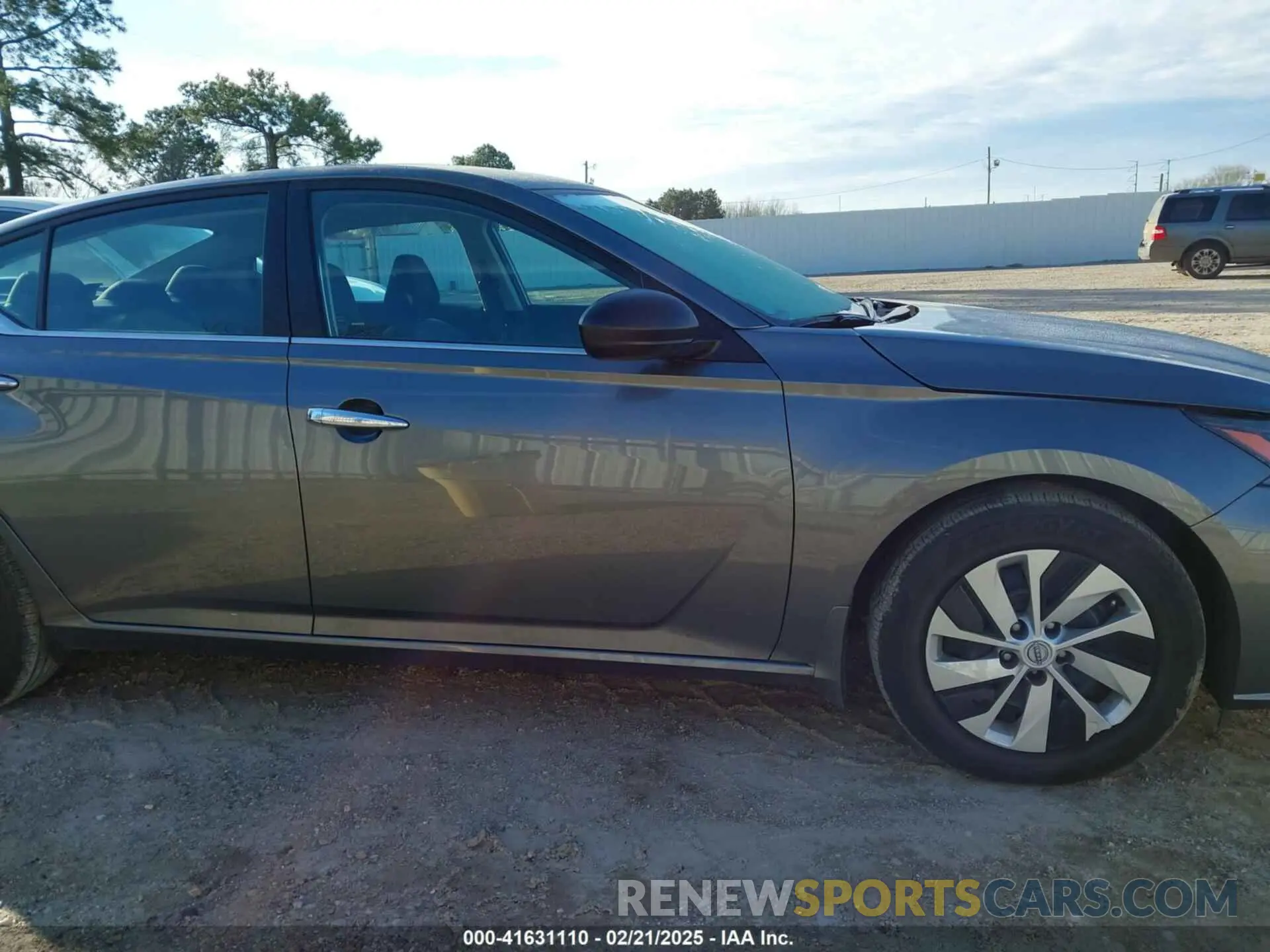 13 Photograph of a damaged car 1N4BL4BV8RN338316 NISSAN ALTIMA 2024