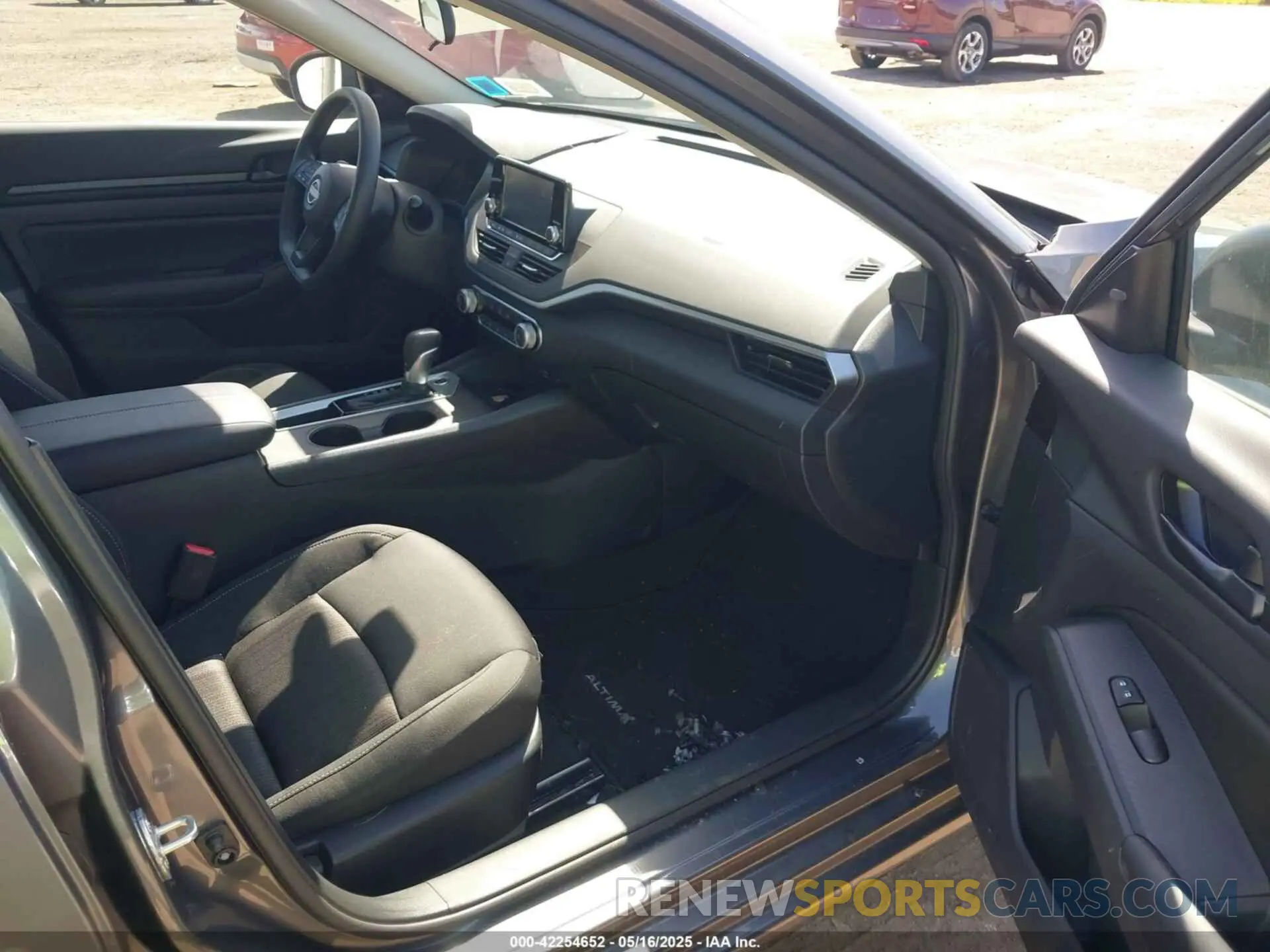 5 Photograph of a damaged car 1N4BL4BVXRN416451 NISSAN ALTIMA 2024