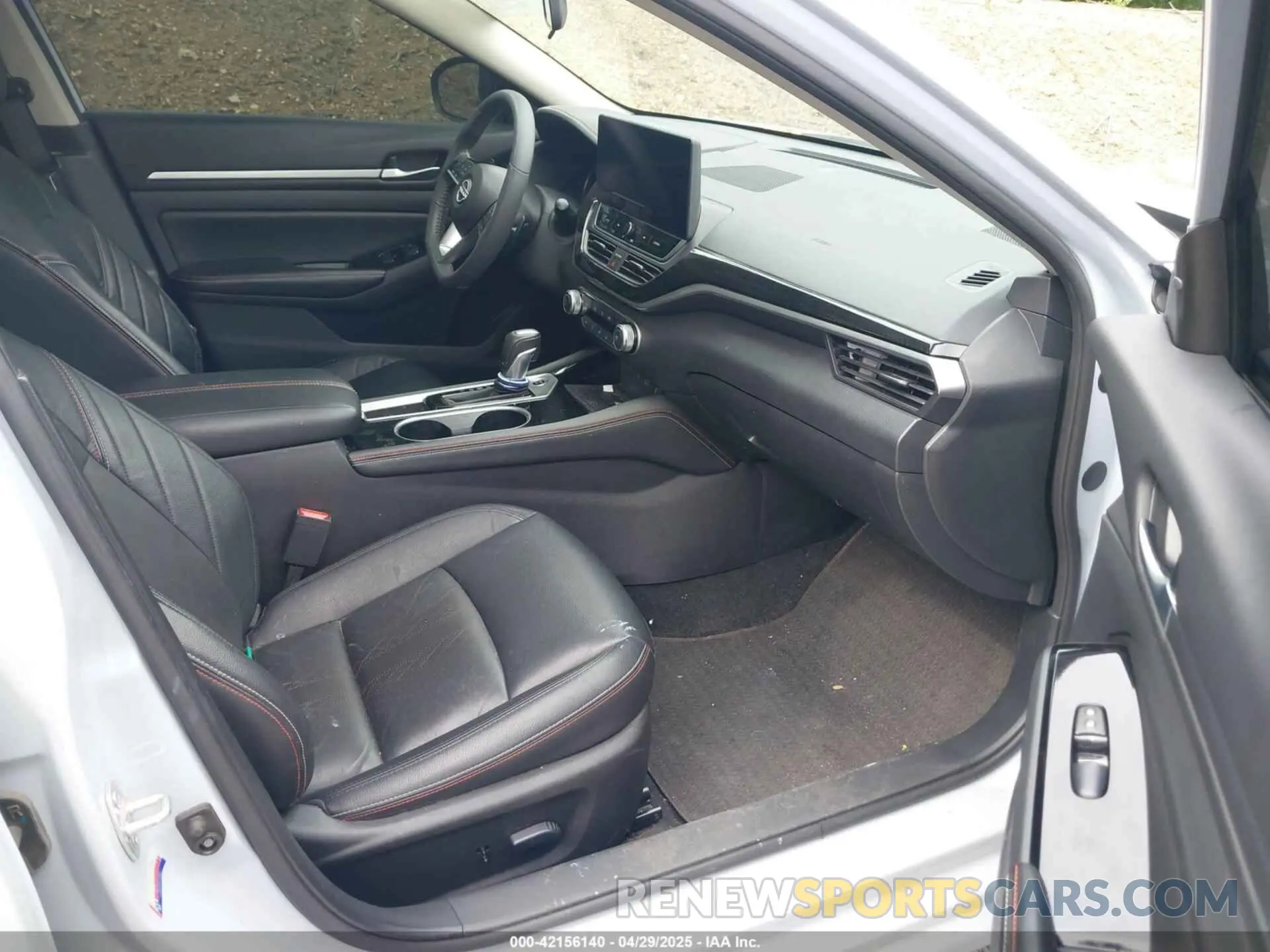 5 Photograph of a damaged car 1N4BL4CV0RN325574 NISSAN ALTIMA 2024