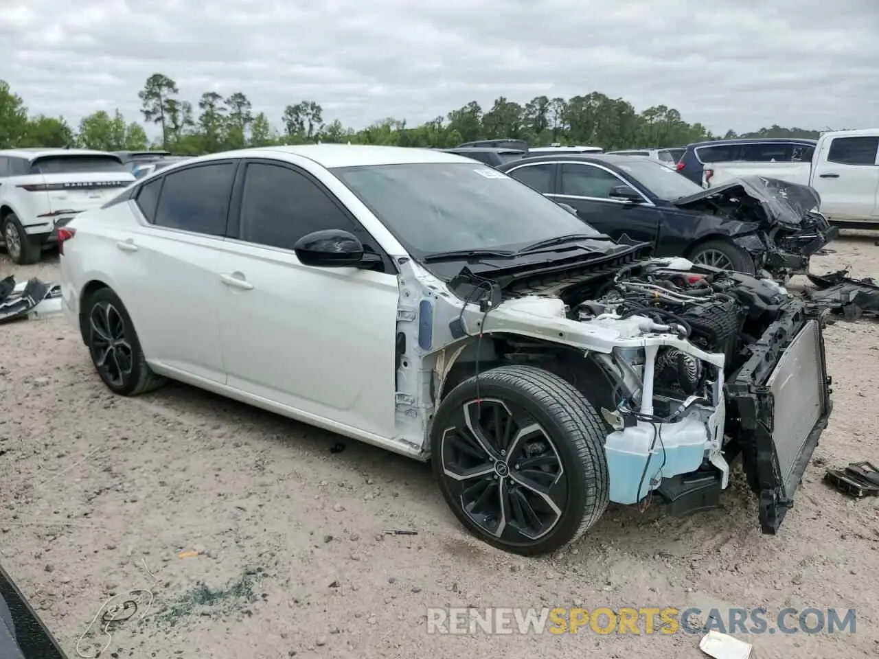 4 Photograph of a damaged car 1N4BL4CV0RN353102 NISSAN ALTIMA 2024