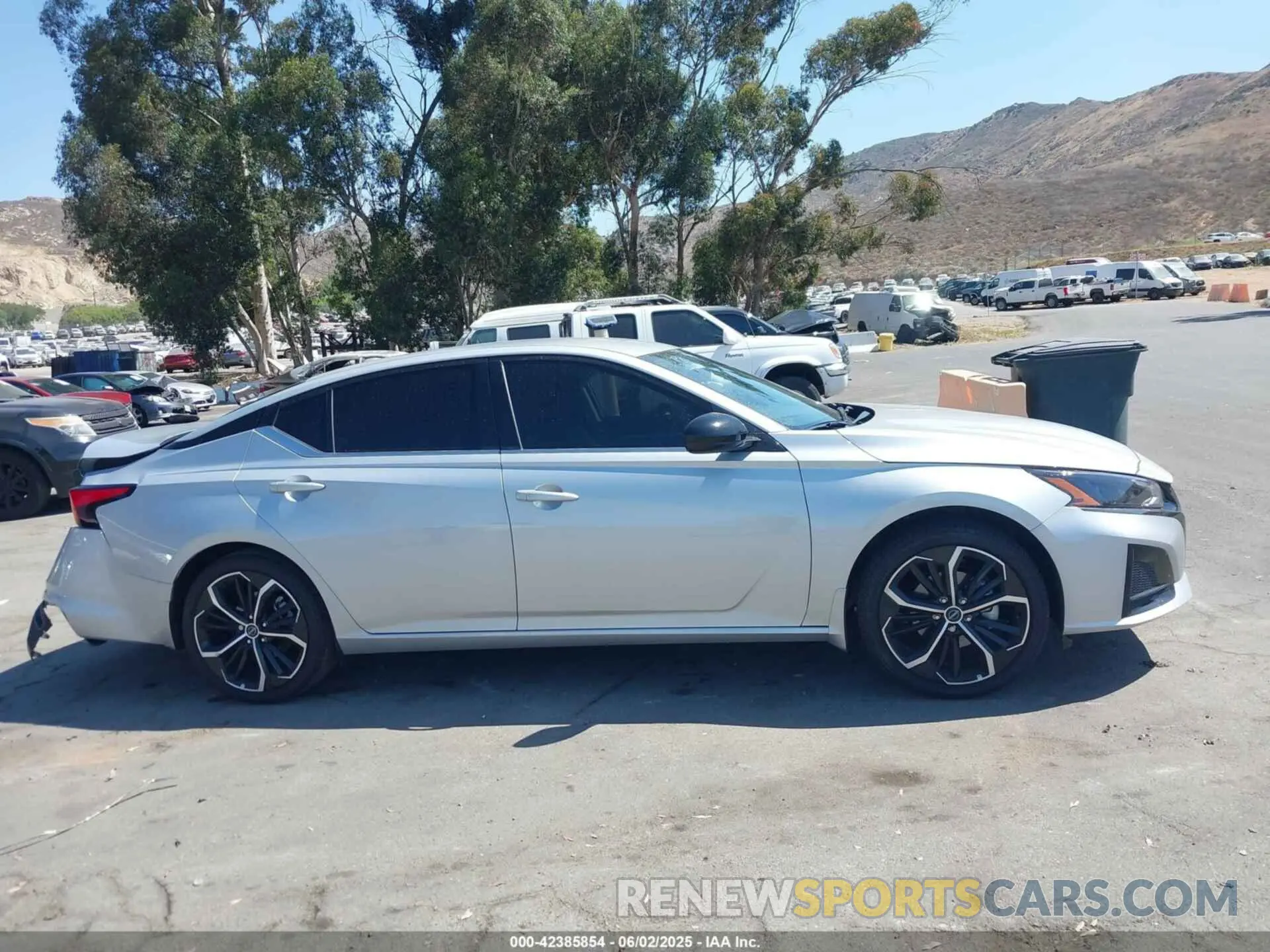14 Photograph of a damaged car 1N4BL4CV0RN413623 NISSAN ALTIMA 2024