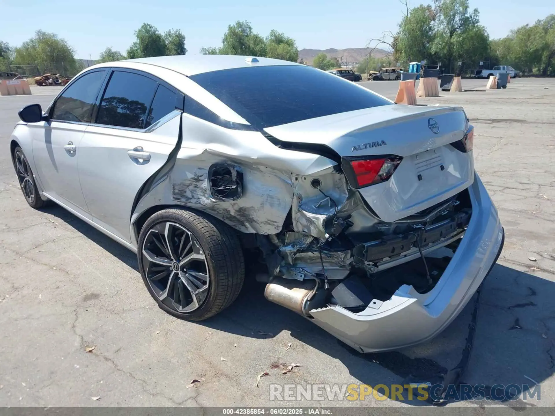 3 Photograph of a damaged car 1N4BL4CV0RN413623 NISSAN ALTIMA 2024