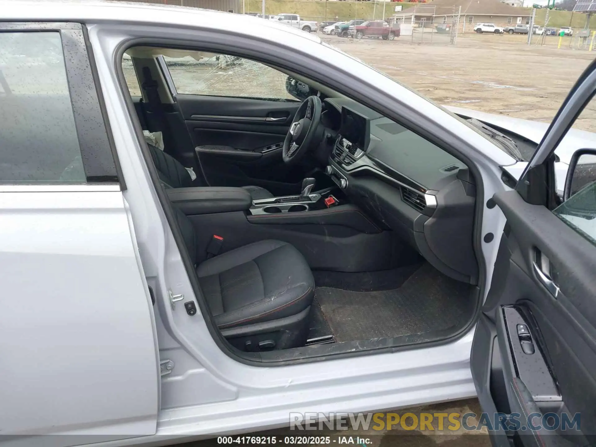 5 Photograph of a damaged car 1N4BL4CV1RN350368 NISSAN ALTIMA 2024